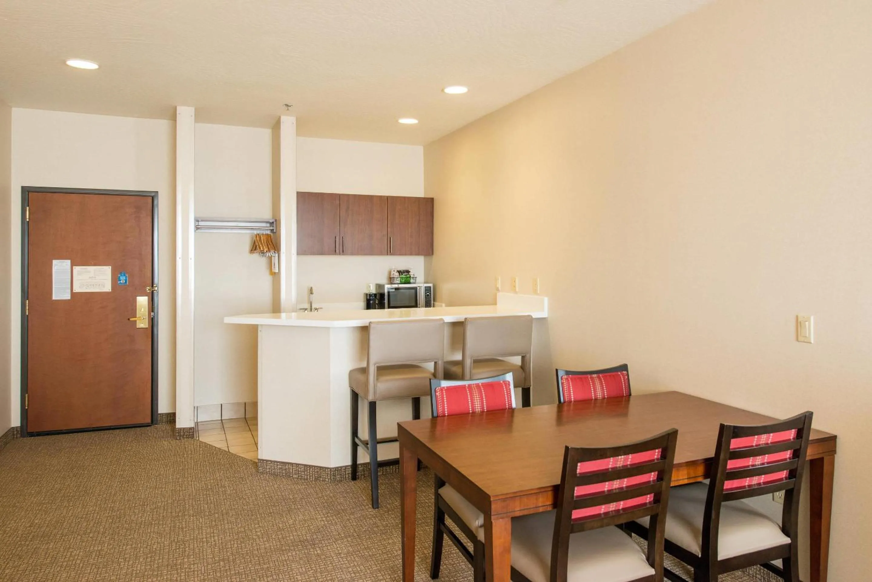 Bedroom in Comfort Suites Springfield-Eugene