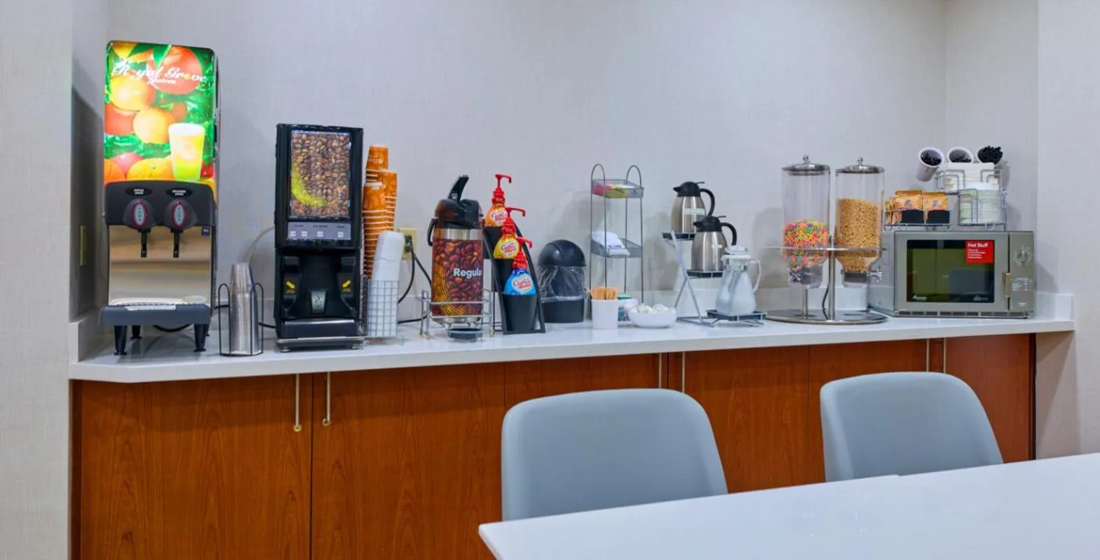 Breakfast in Comfort Suites Springfield-Eugene