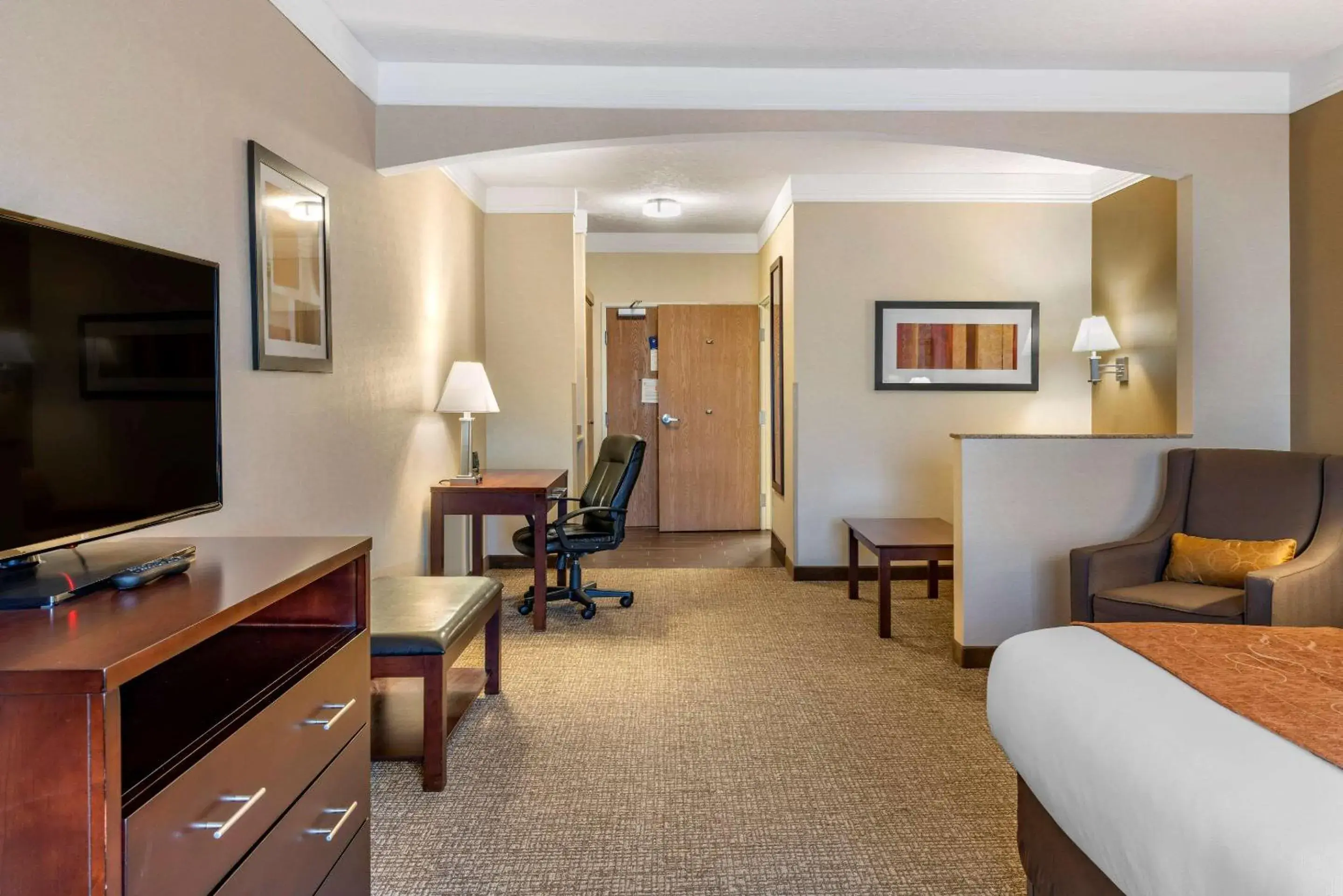 Photo of the whole room in Comfort Suites Linn County Fairground and Expo Photo of the whole room in Comfort Suites Linn County Fairground and Expo