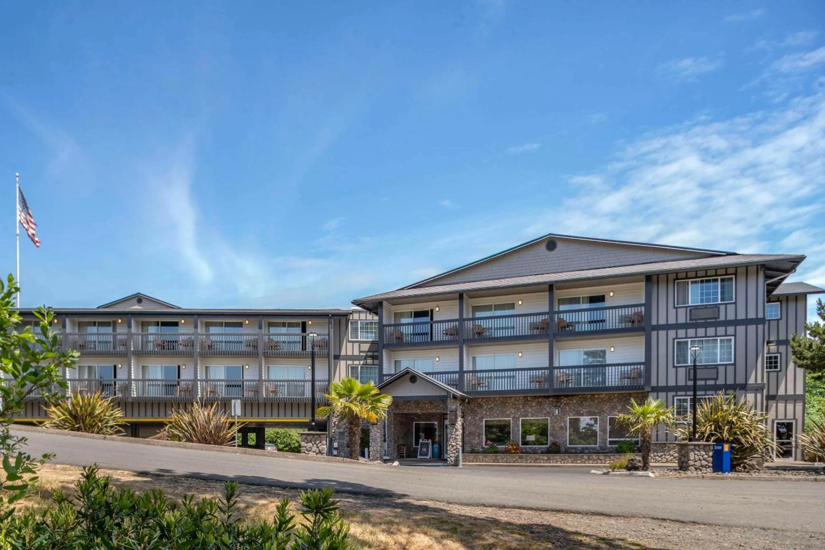 Property building in Comfort Inn & Suites Lincoln City