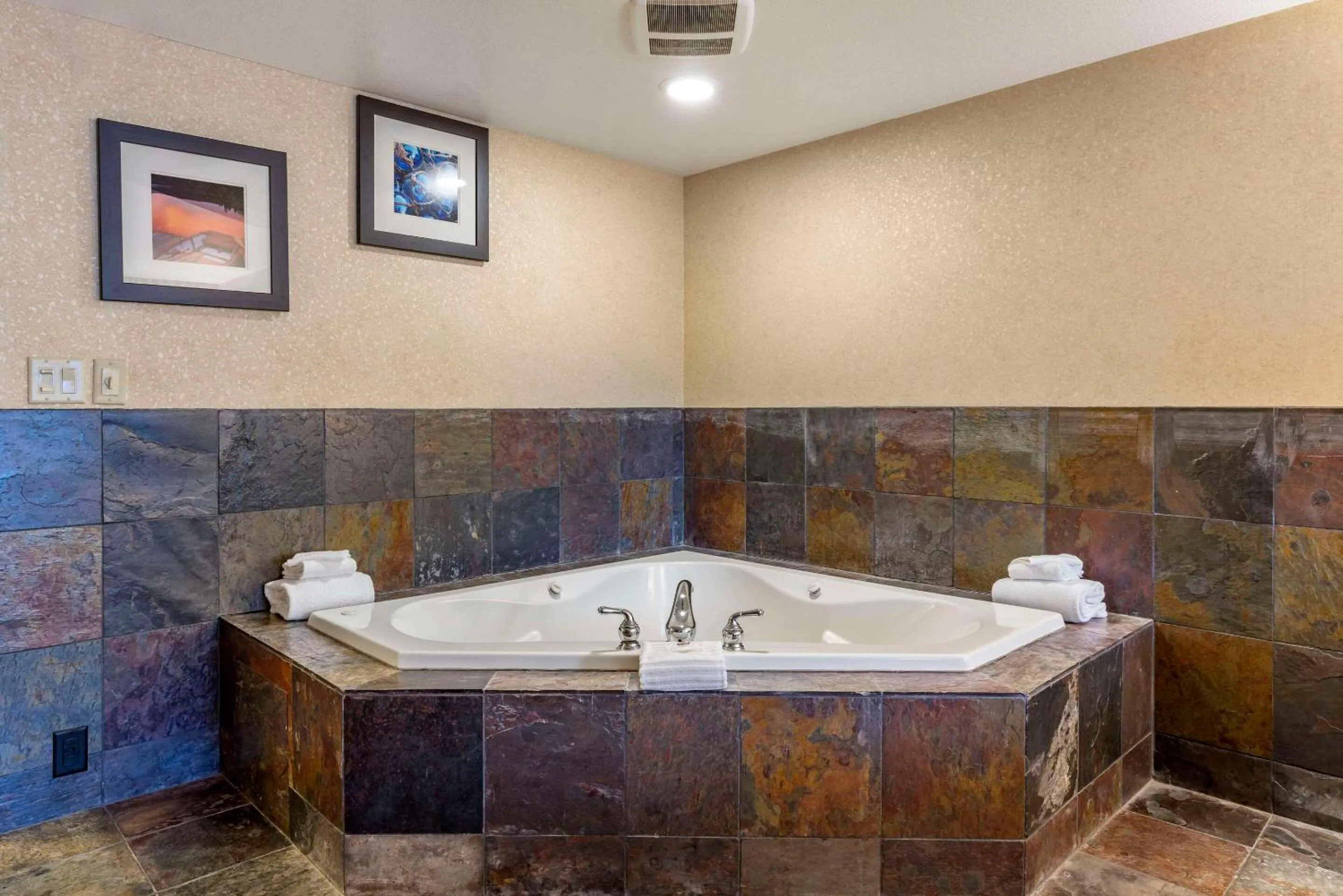 Bedroom in Comfort Inn & Suites Lincoln City