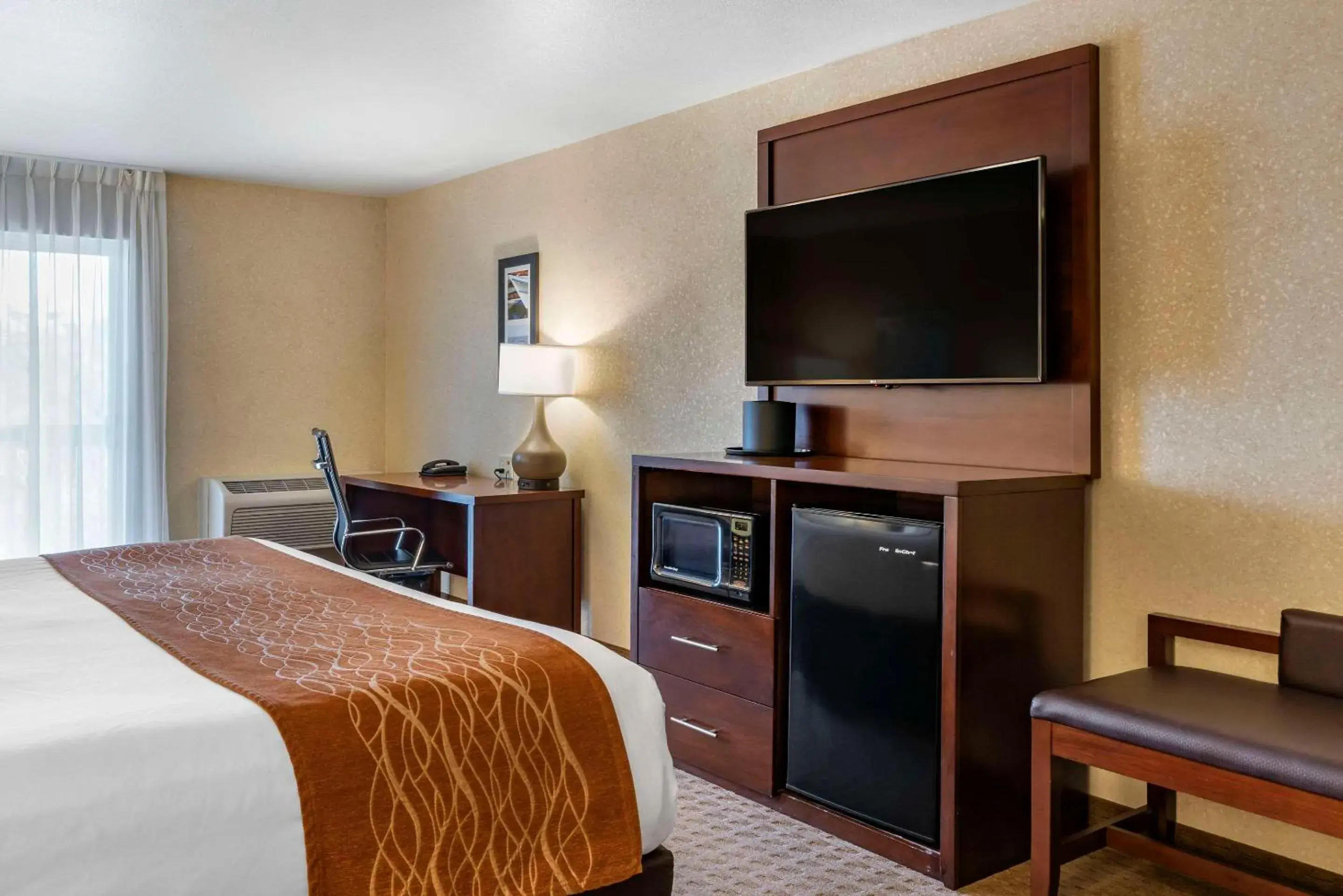 Bedroom, Bed in Comfort Inn & Suites Lincoln City Bedroom, Bed in Comfort Inn & Suites Lincoln City