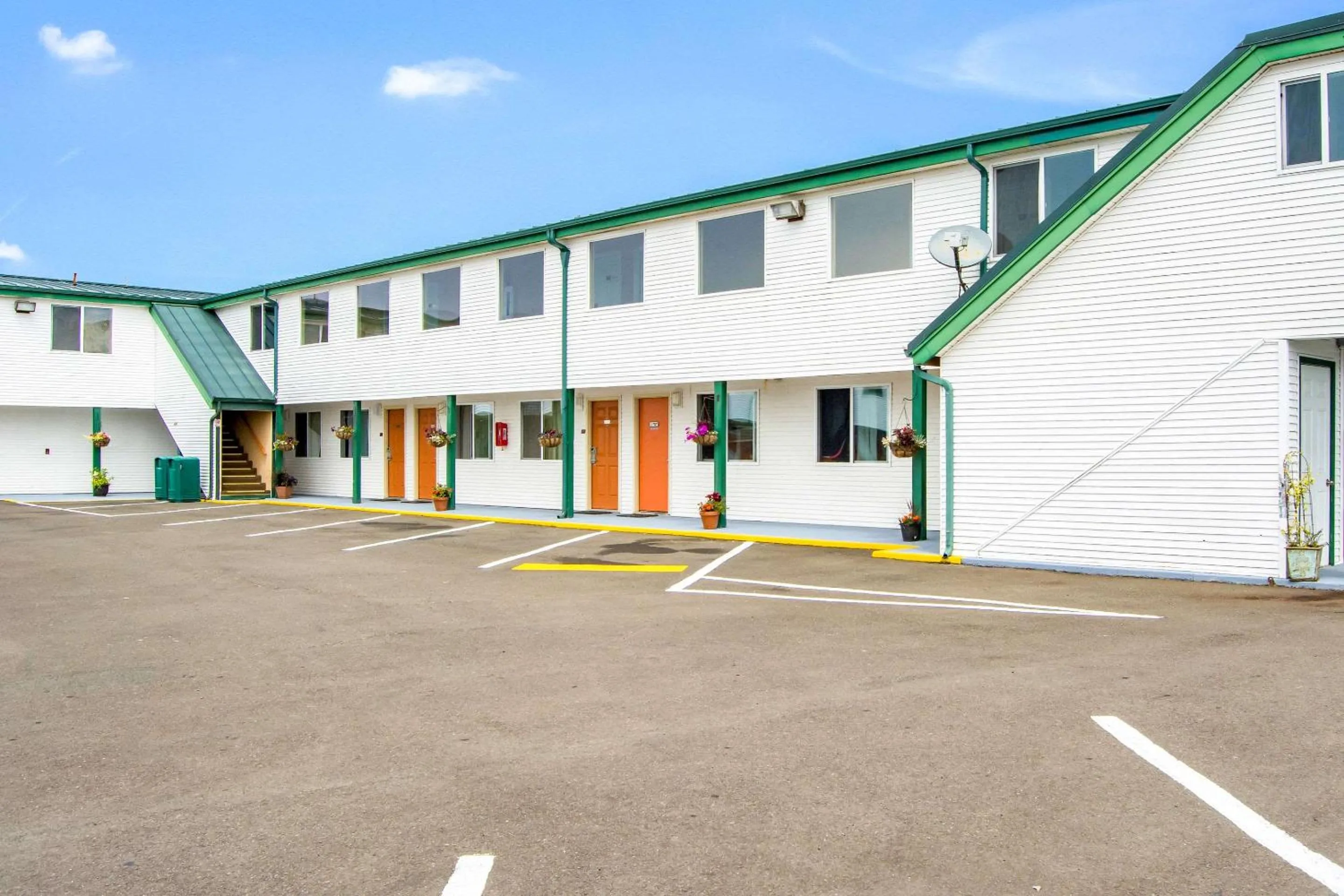 Property building in Econo Lodge Newport