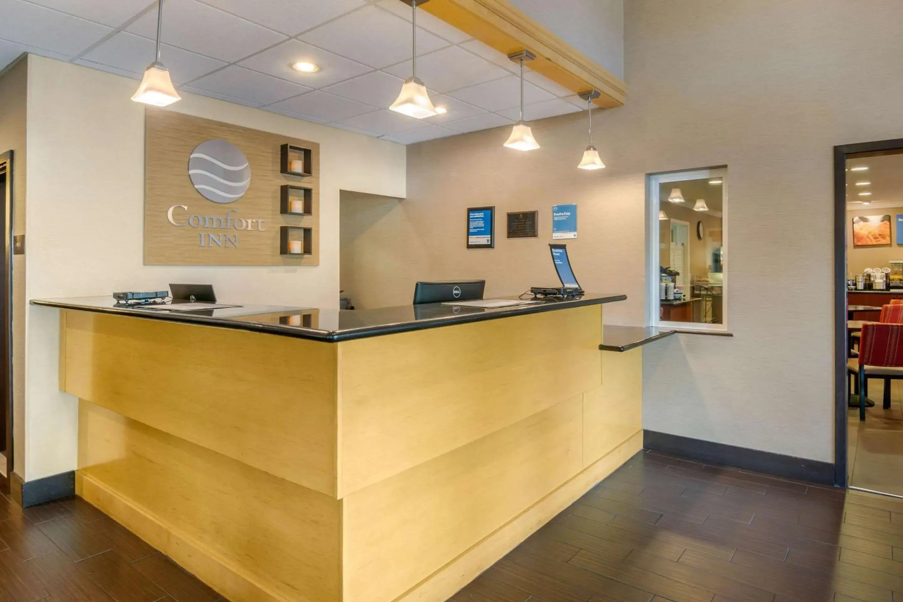 Lobby or reception in Comfort Inn Columbia Gorge Lobby or reception in Comfort Inn Columbia Gorge
