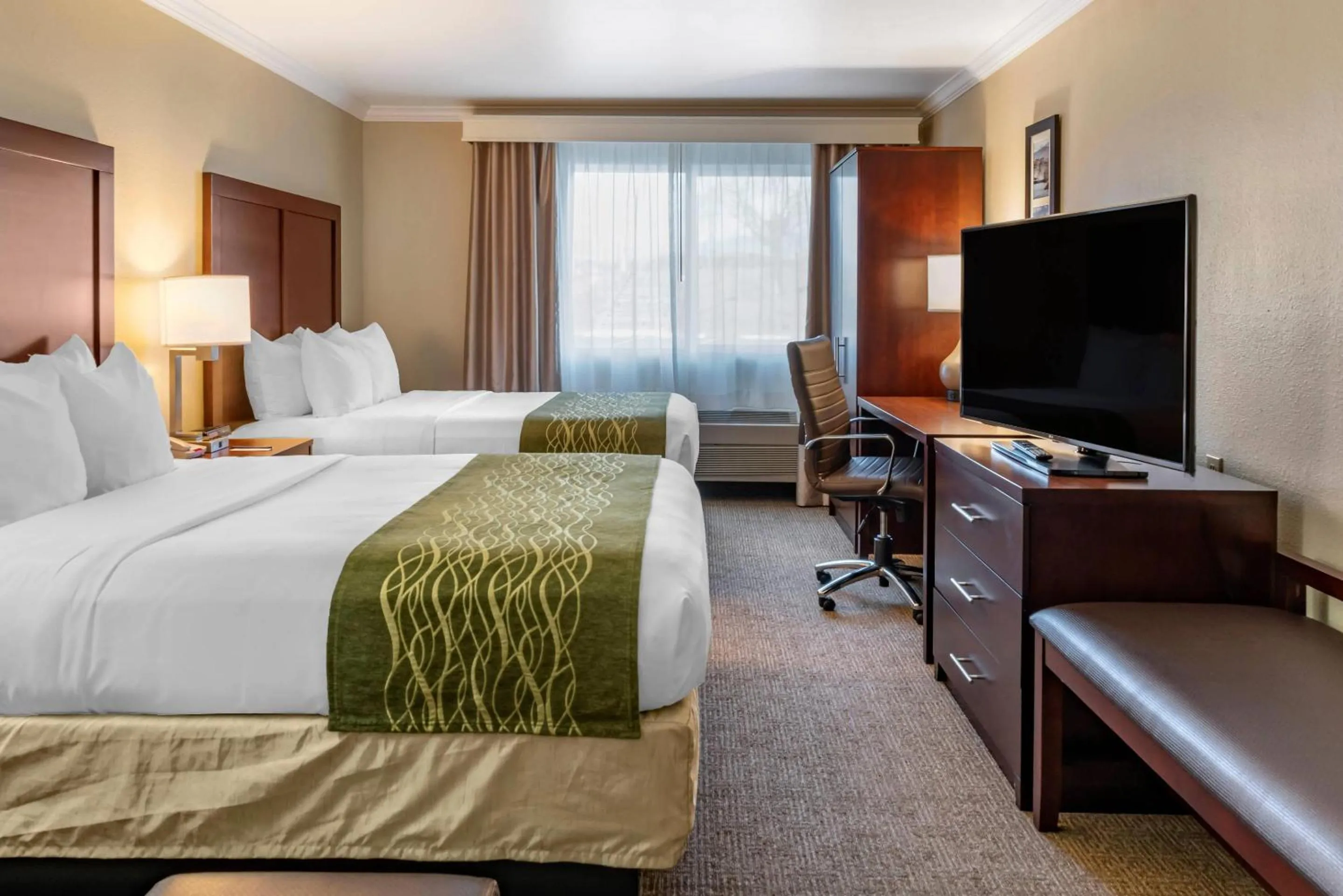 Bedroom, Bed in Comfort Inn Columbia Gorge