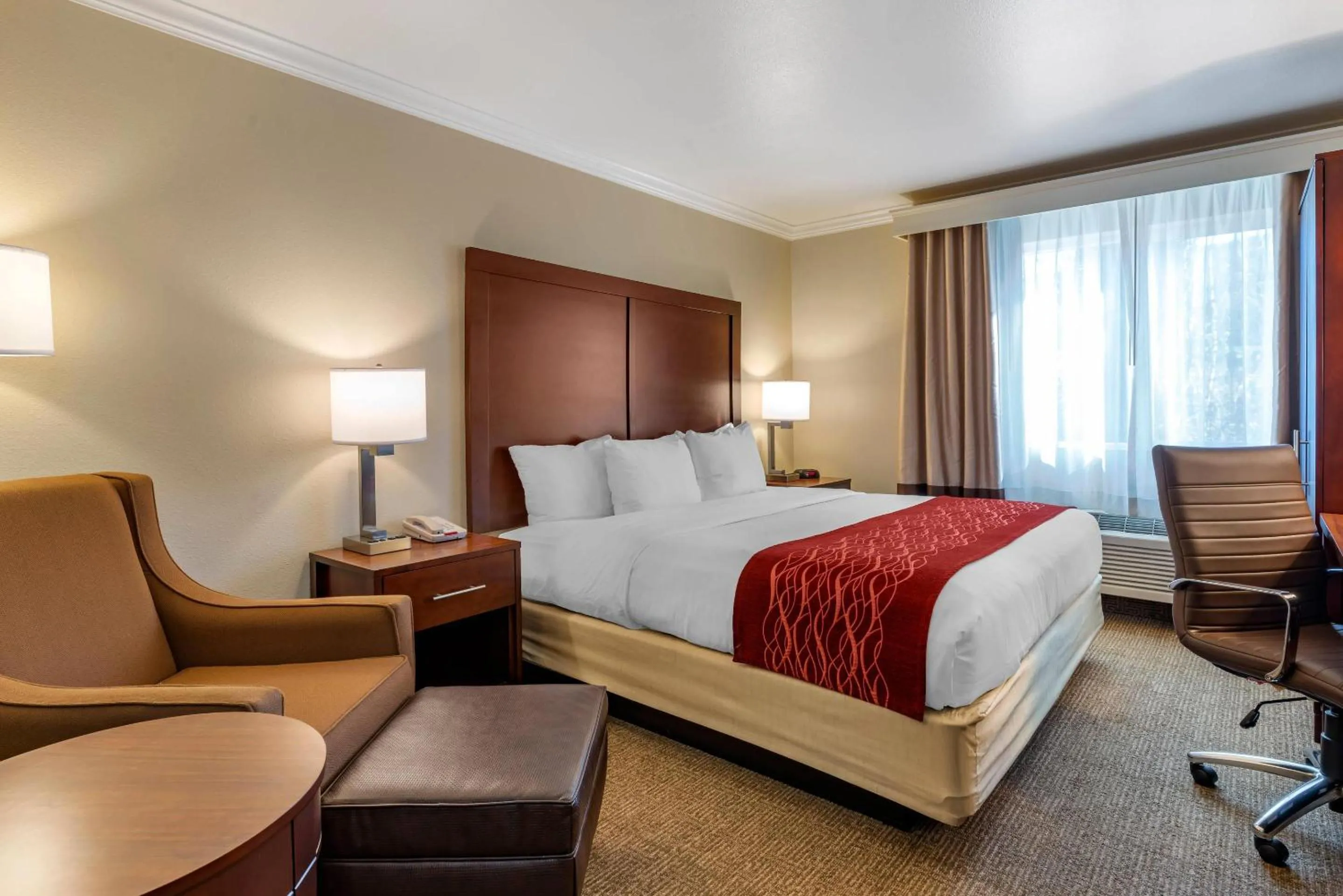 Bedroom, Bed in Comfort Inn Columbia Gorge