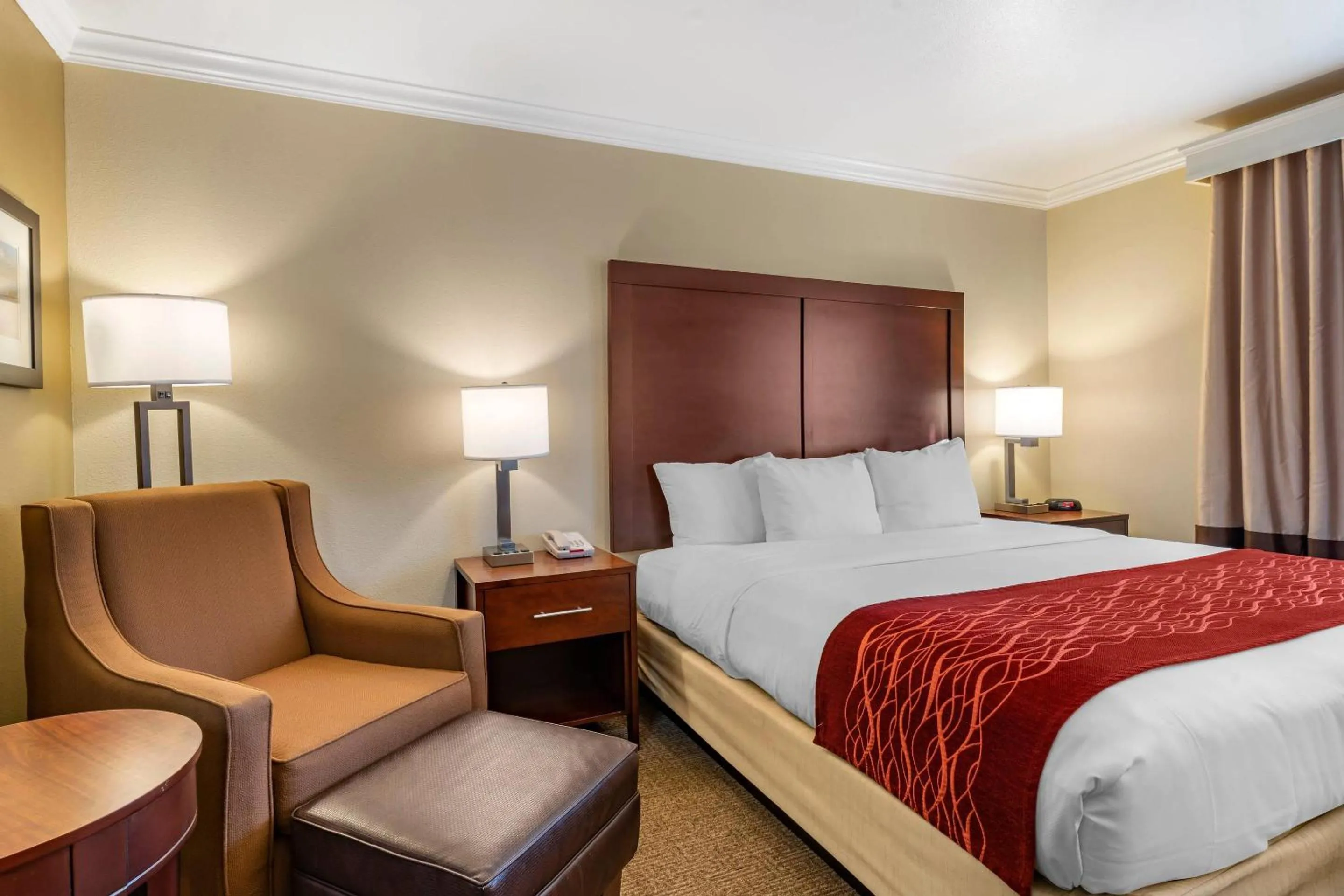 Bedroom, Bed in Comfort Inn Columbia Gorge