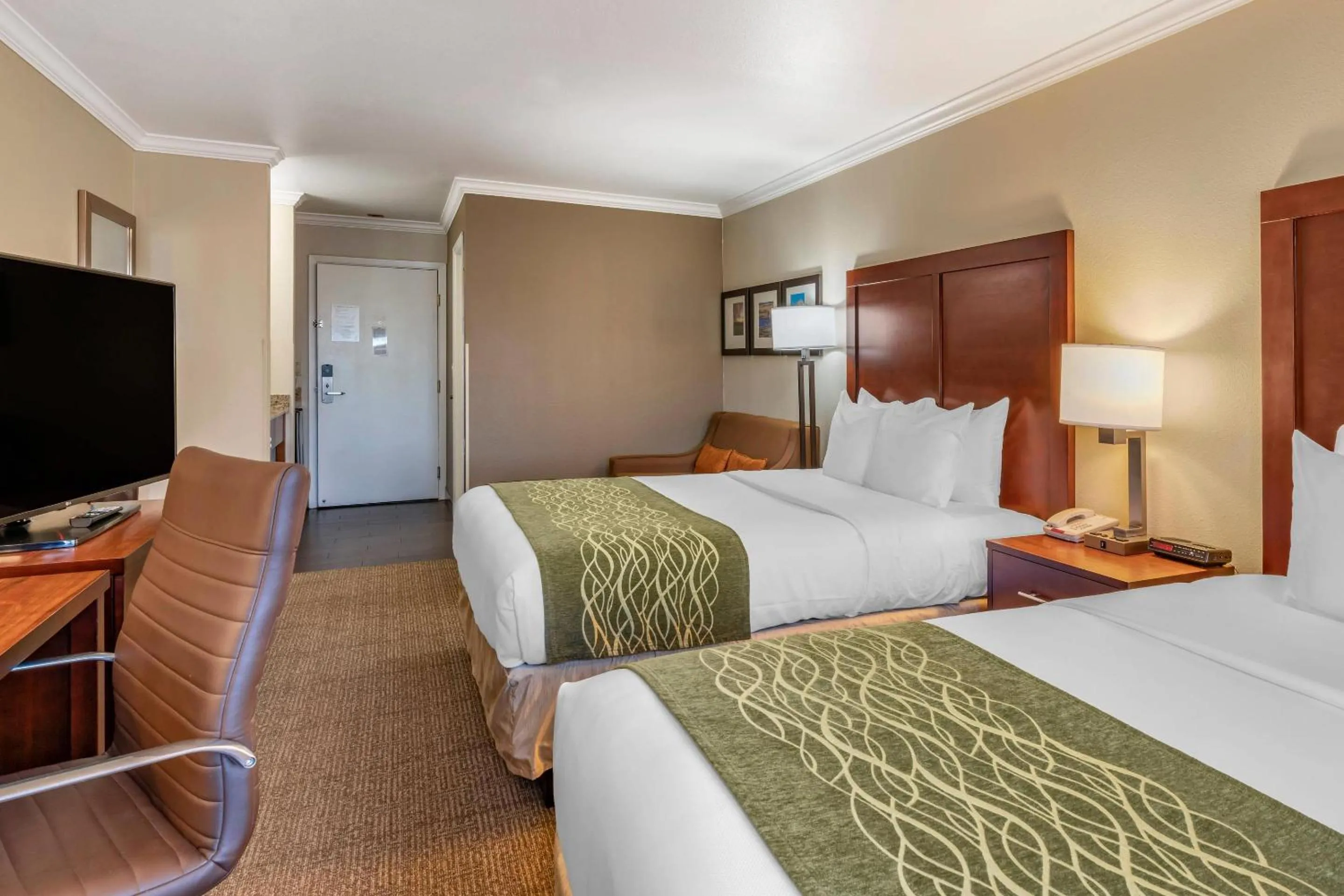 Bedroom, Bed in Comfort Inn Columbia Gorge