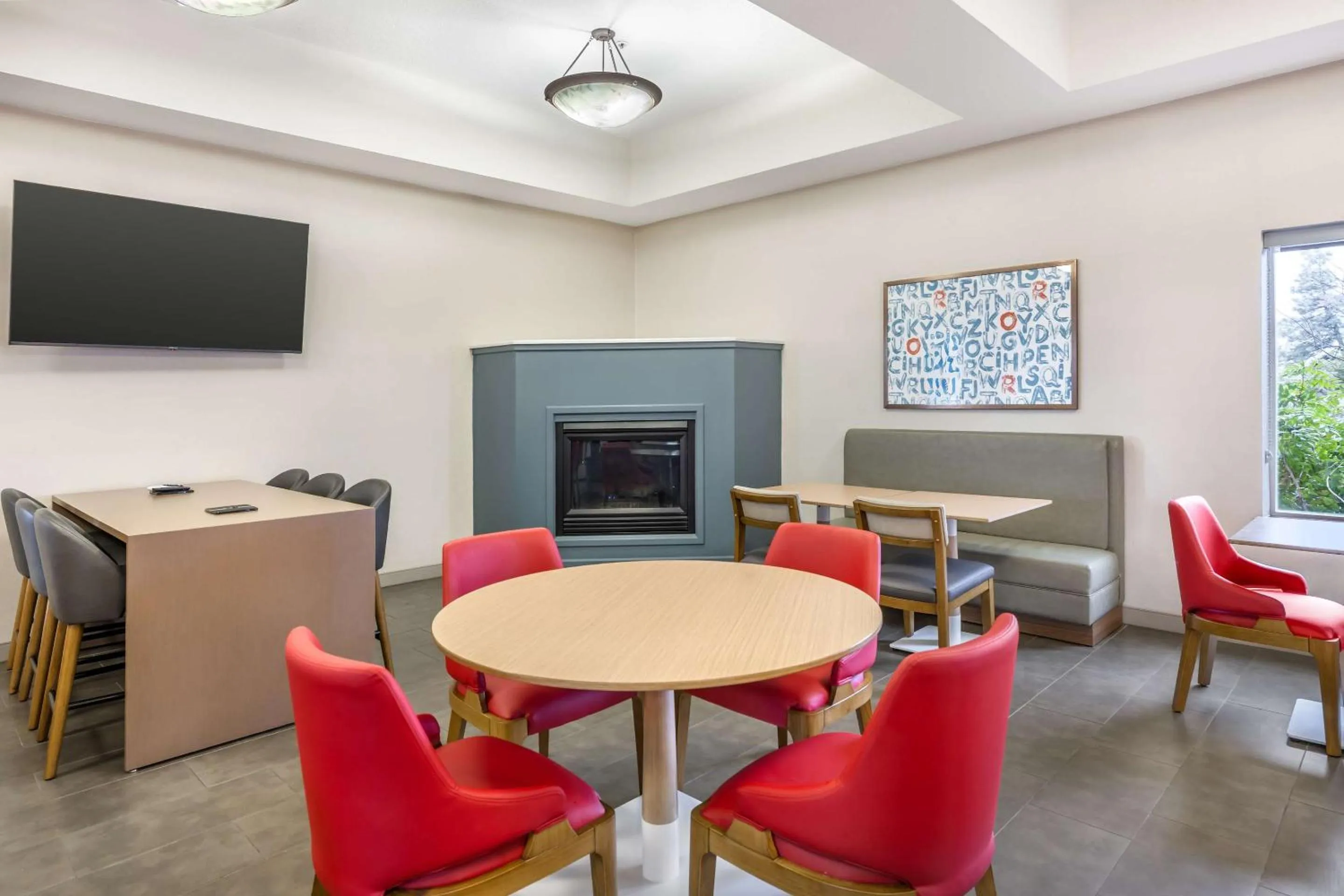 Breakfast in Comfort Suites Redmond Airport