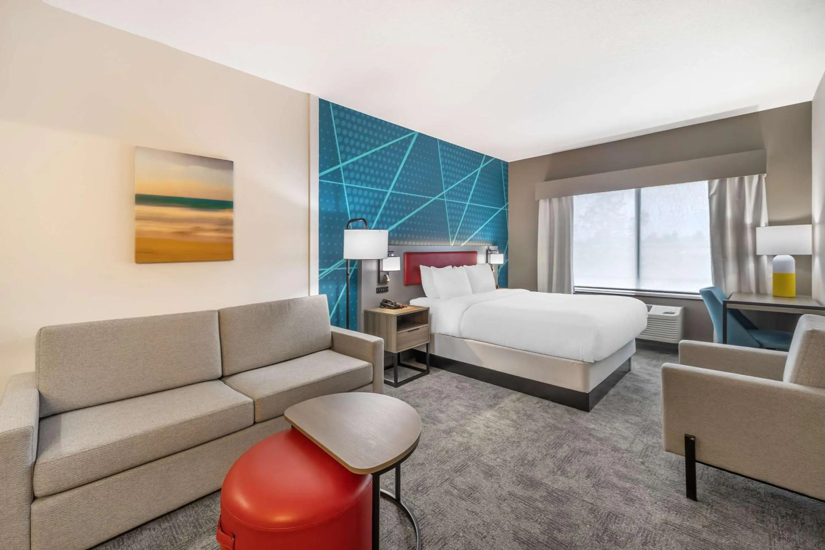 Bedroom, Bed in Comfort Suites Redmond Airport