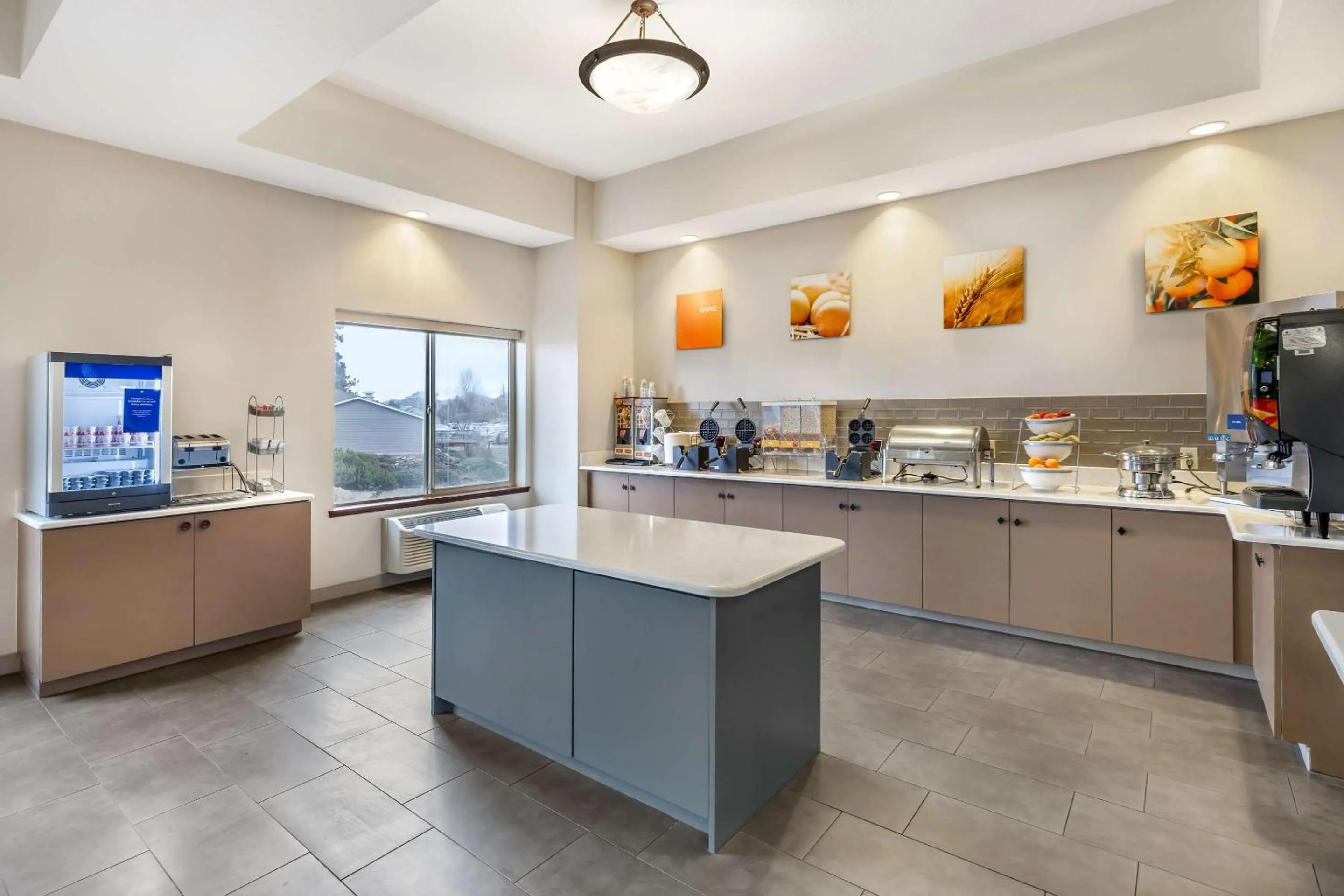 Breakfast in Comfort Suites Redmond Airport