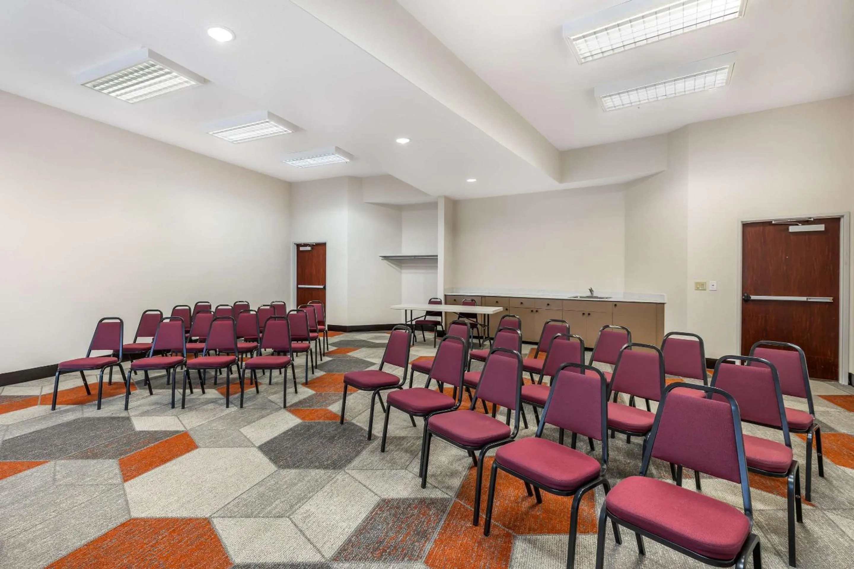 Meeting/conference room in Comfort Suites Redmond Airport