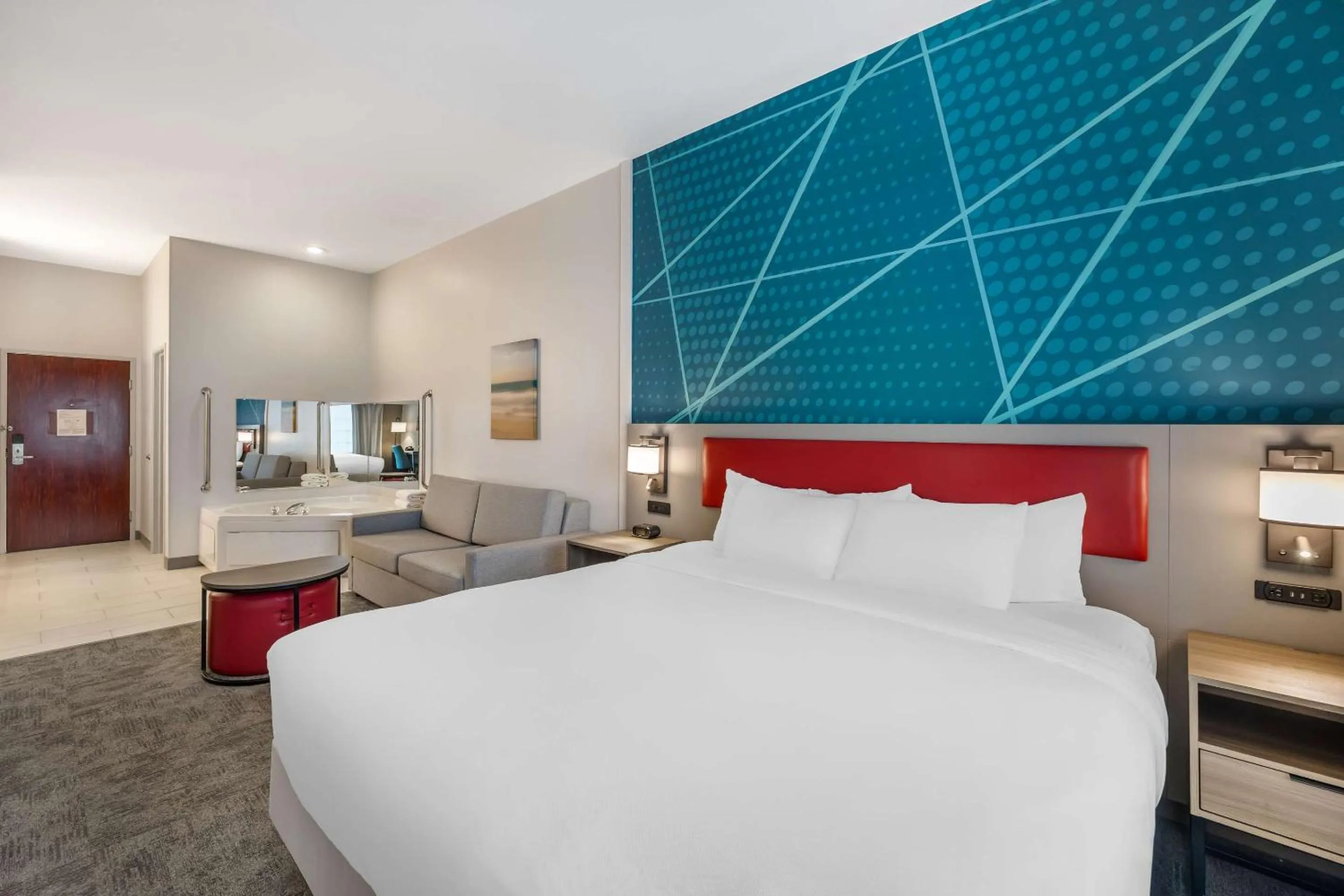 Bedroom, Bed in Comfort Suites Redmond Airport