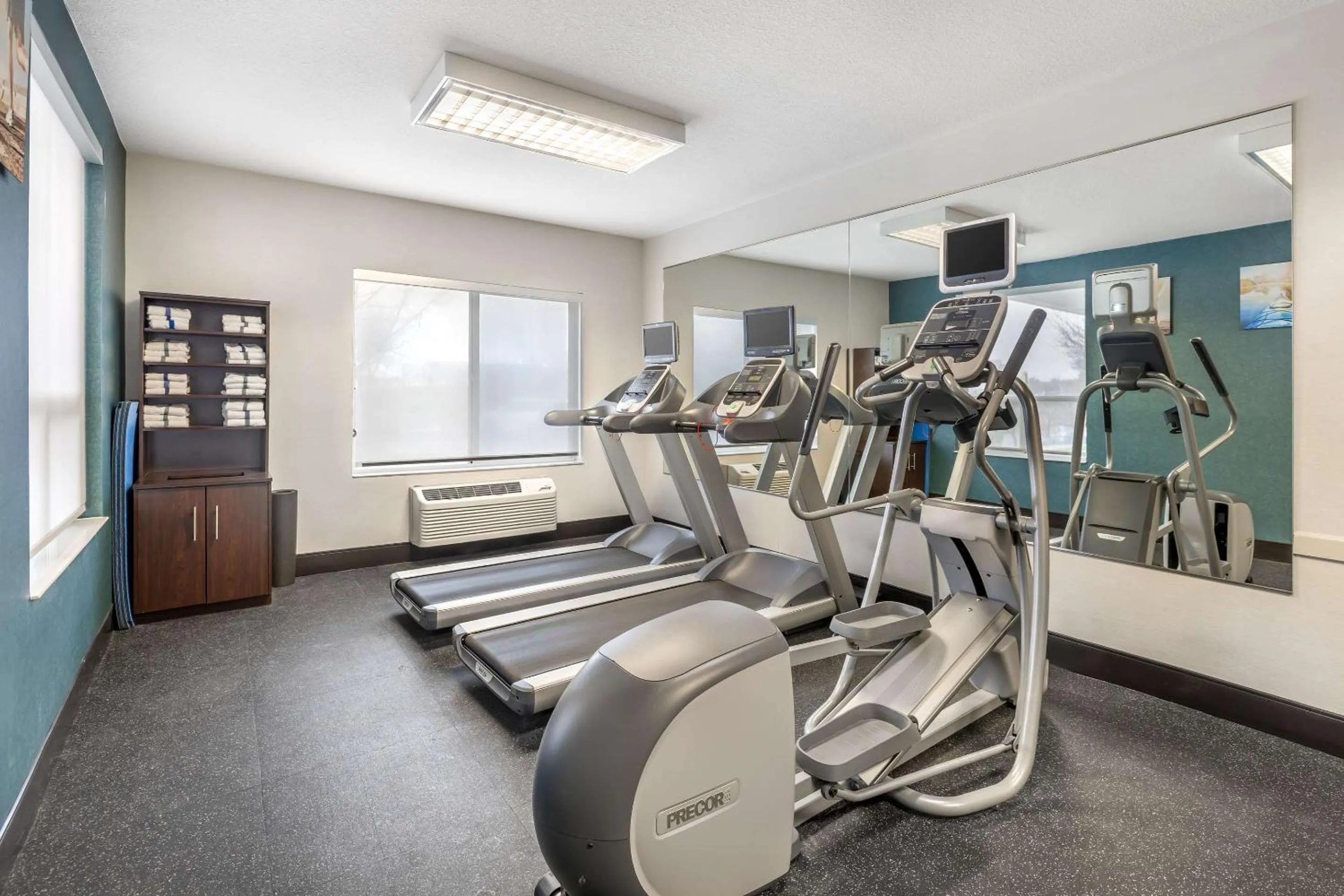 Fitness centre/facilities in Comfort Suites Redmond Airport
