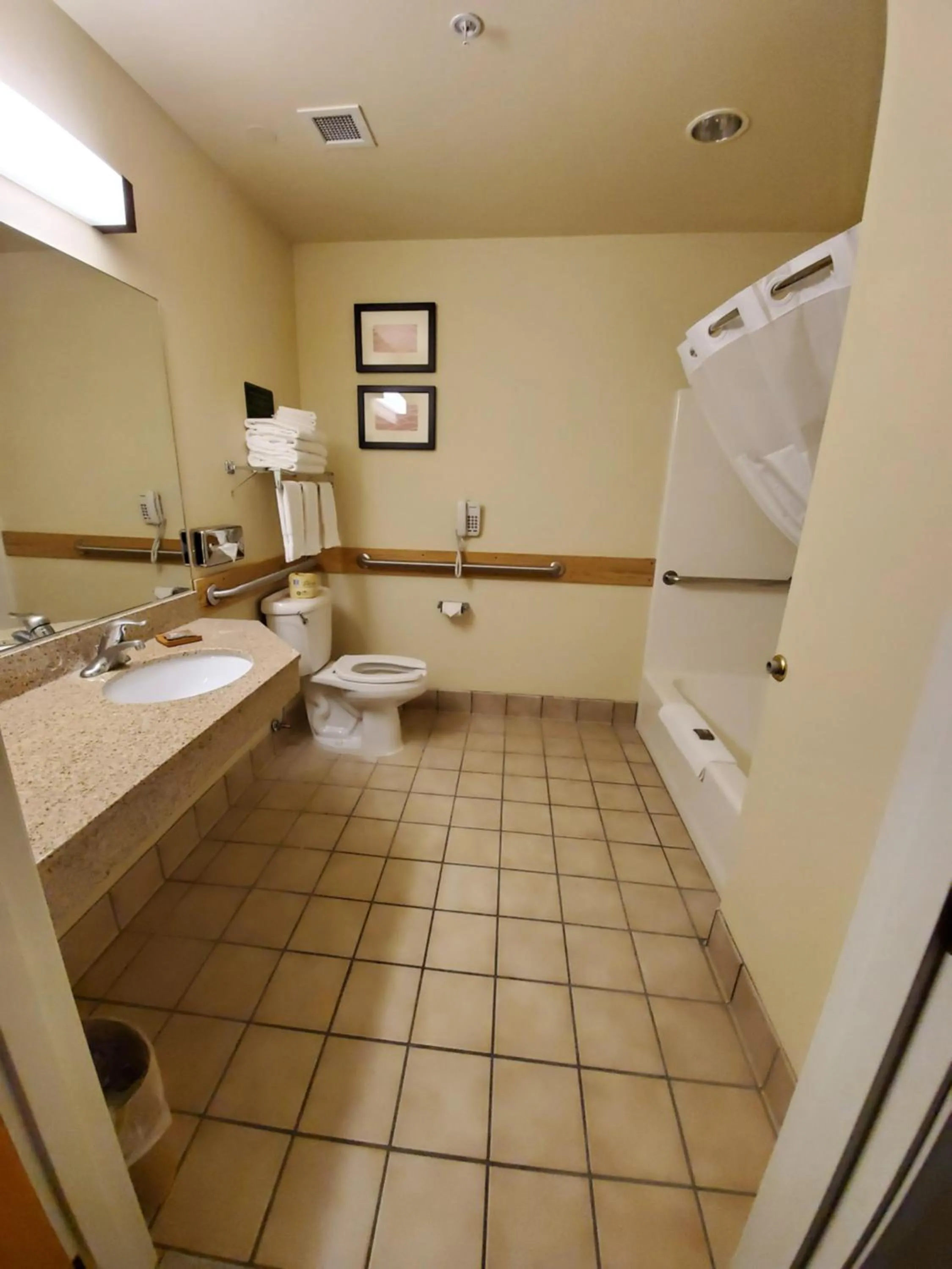 Shower in Country Inn & Suites by Radisson, Bend, OR