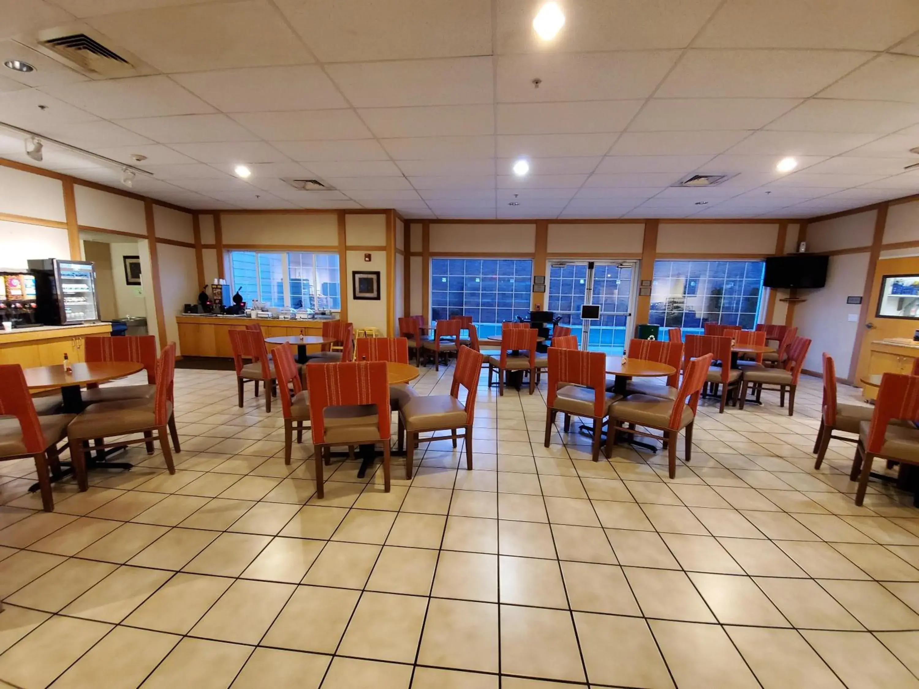 Restaurant/places to eat in Country Inn & Suites by Radisson, Bend, OR Restaurant/places to eat in Country Inn & Suites by Radisson, Bend, OR