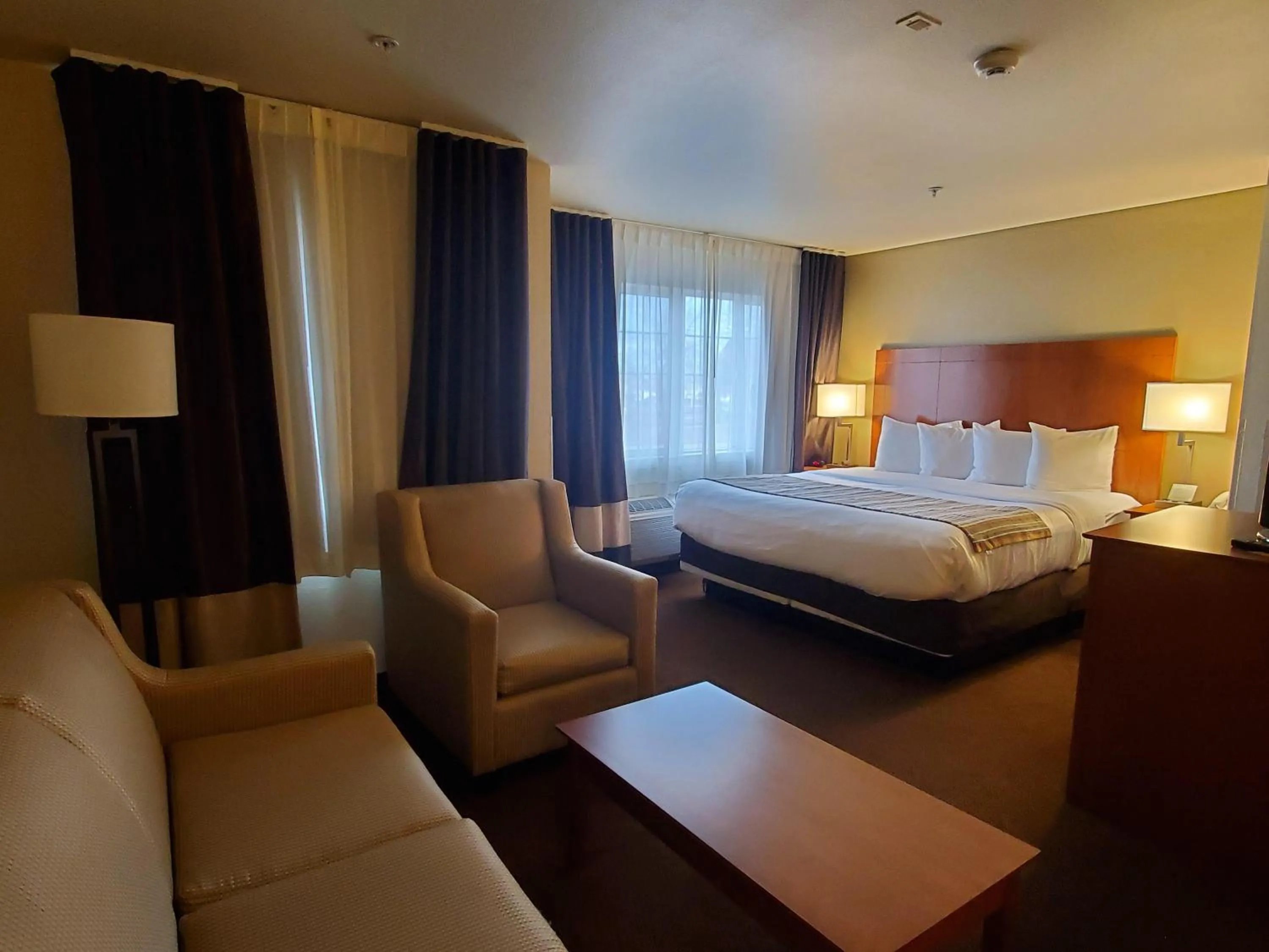 Photo of the whole room, Bed in Country Inn & Suites by Radisson, Bend, OR