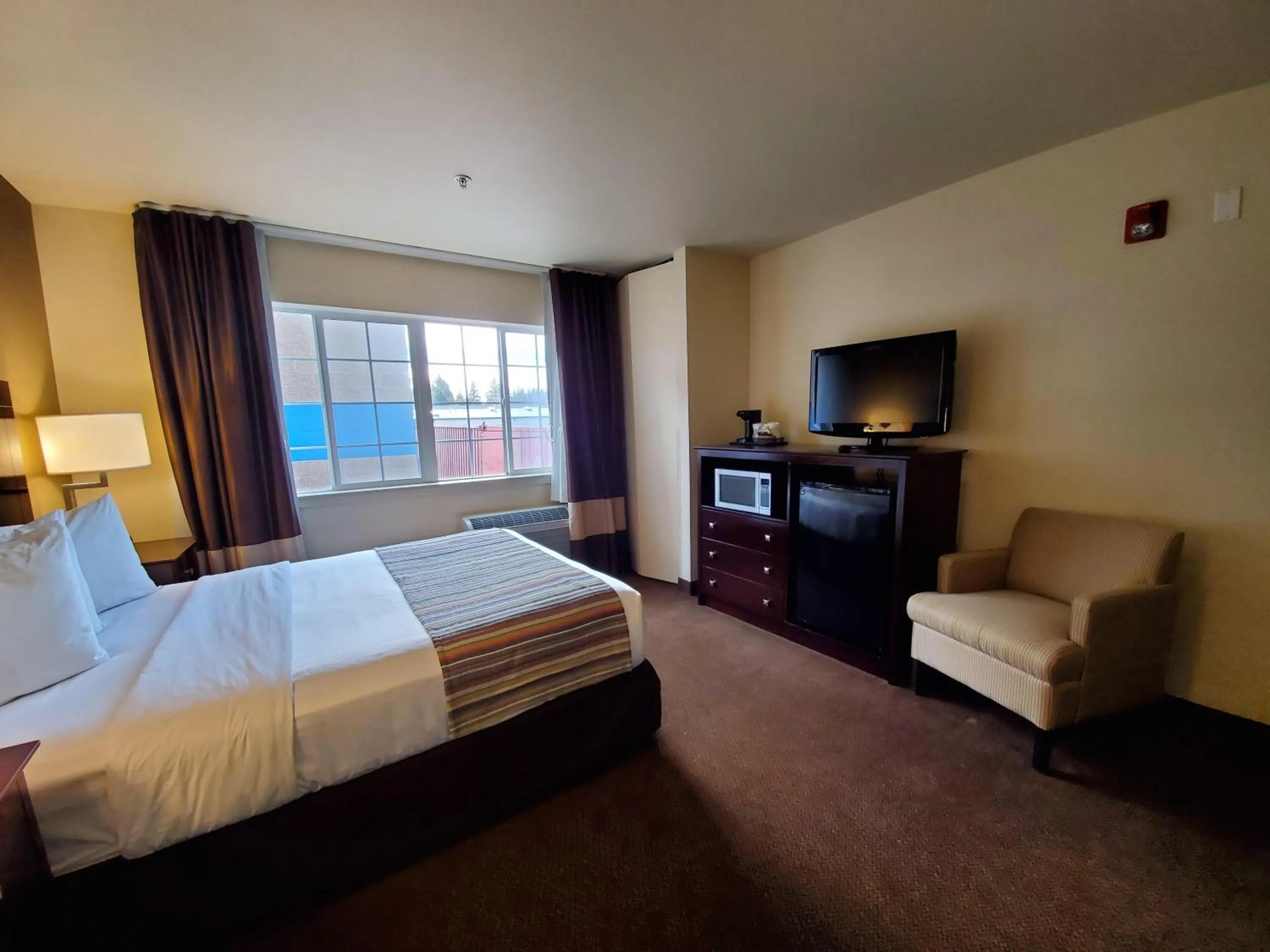 Other, Bed in Country Inn & Suites by Radisson, Bend, OR