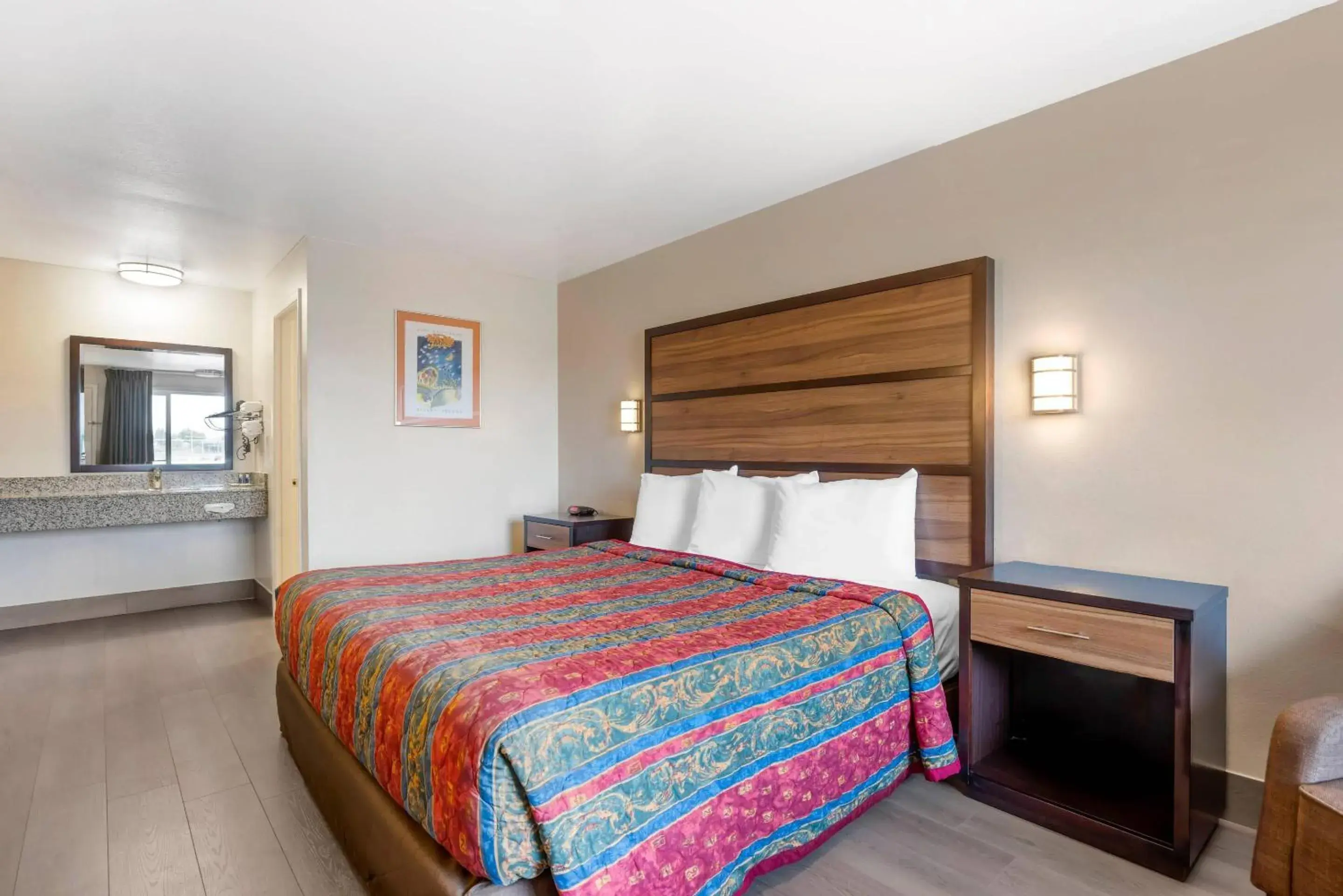 Bedroom, Bed in Rodeway Inn Albany Bedroom, Bed in Rodeway Inn Albany