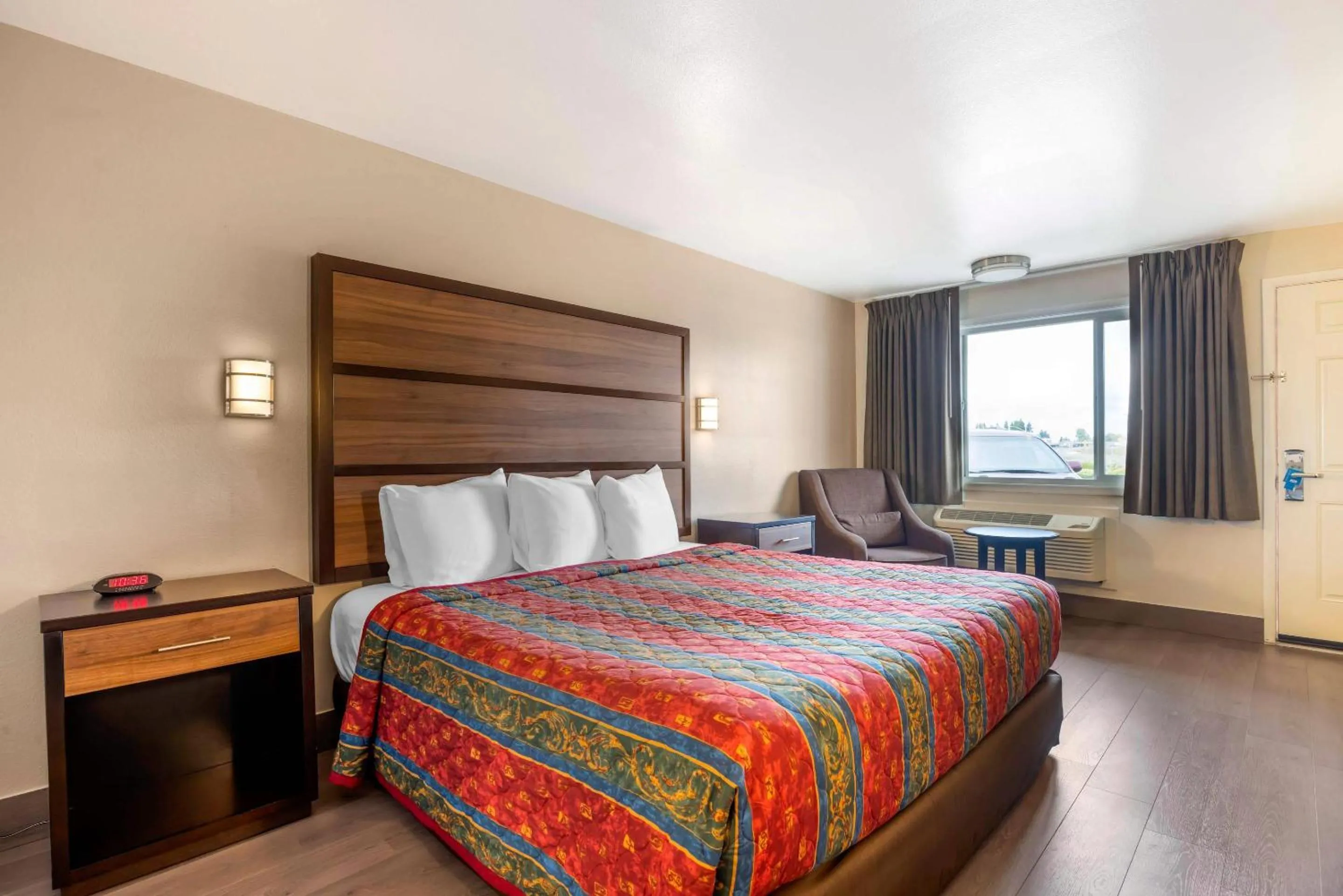 Bedroom, Bed in Rodeway Inn Albany