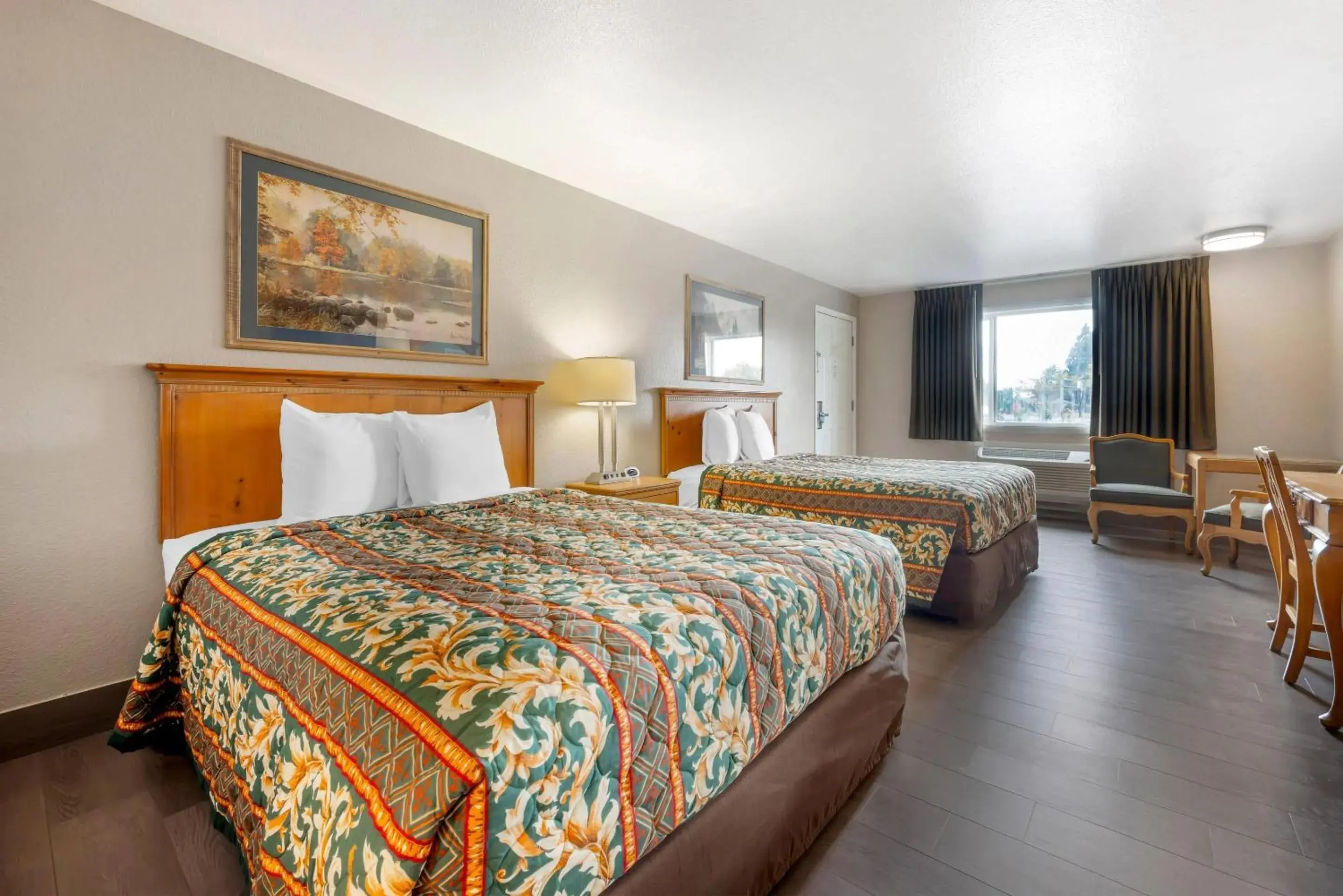 Bedroom, Bed in Rodeway Inn Albany Bedroom, Bed in Rodeway Inn Albany