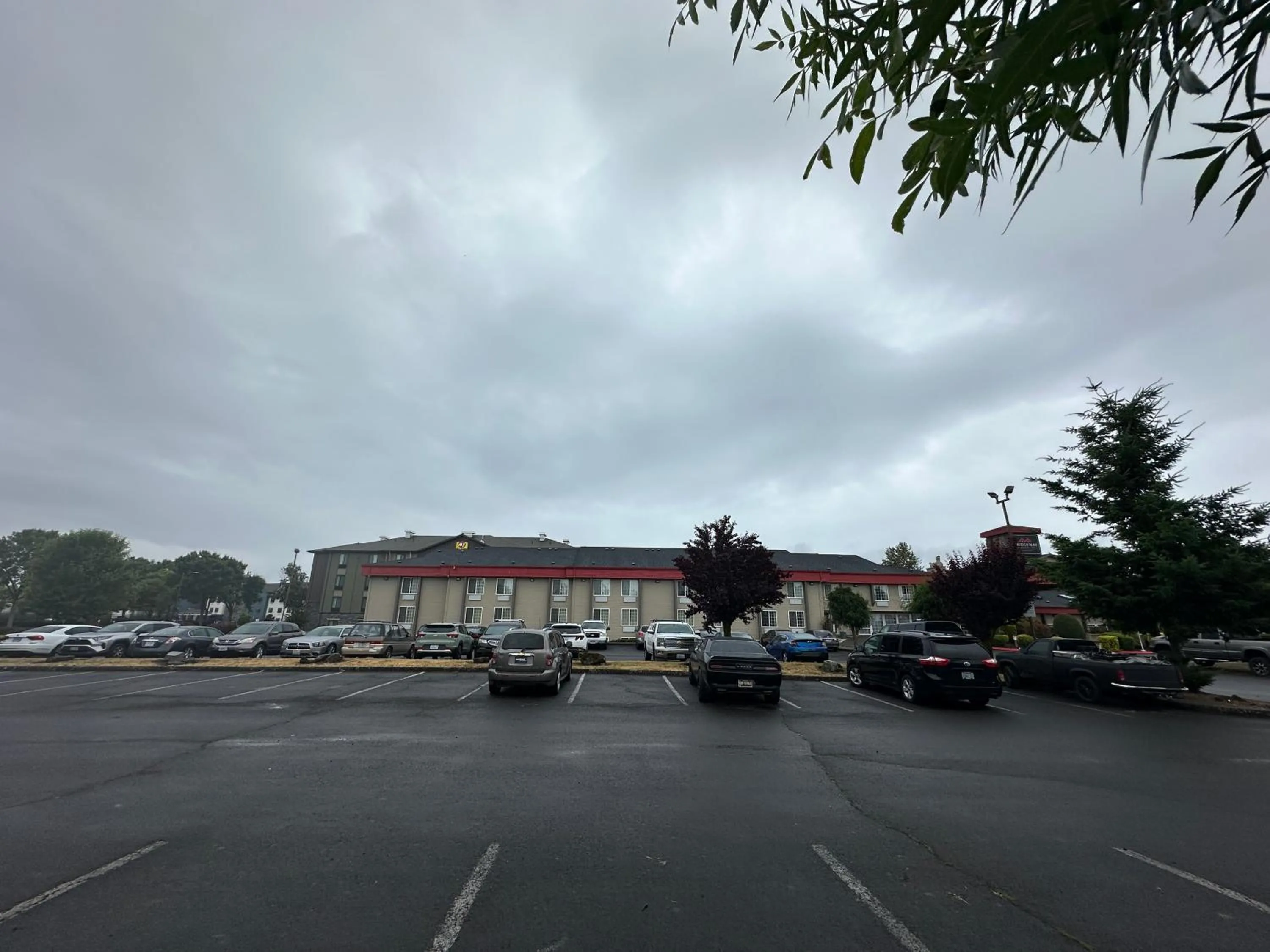 Bridgeway Inn & Suites - Portland Airport