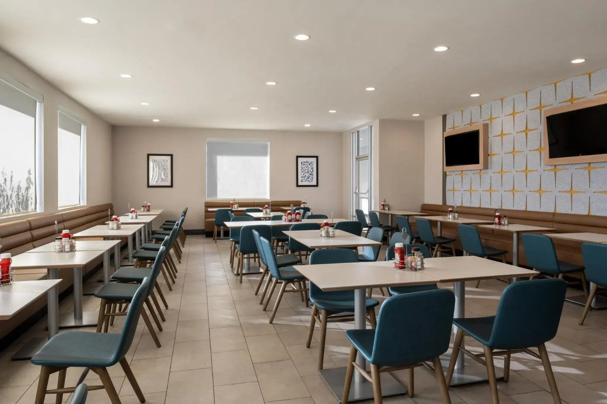 Restaurant/places to eat in Clarion Inn Ontario Restaurant/places to eat in Clarion Inn Ontario