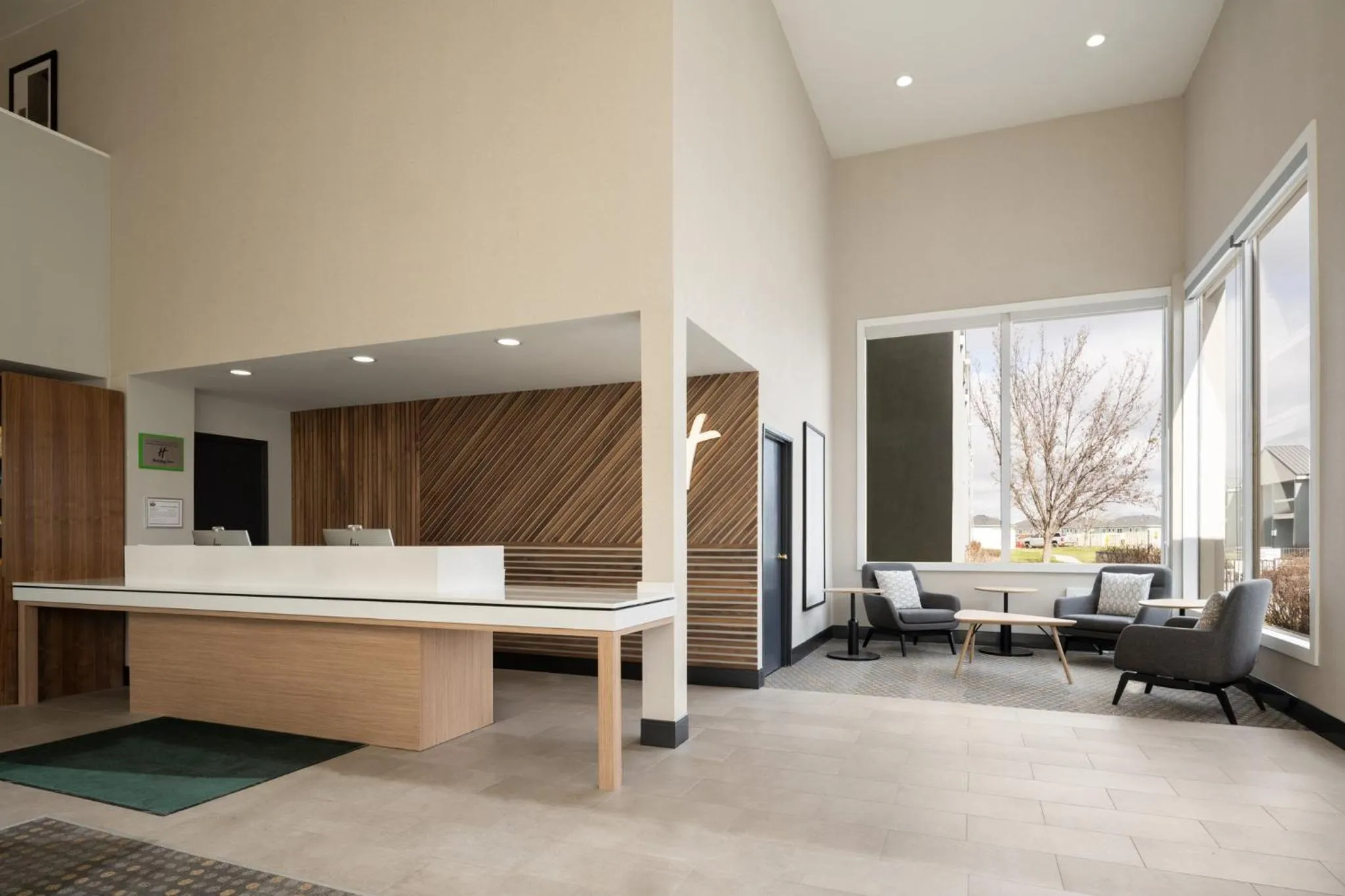 Property building in Clarion Inn Ontario