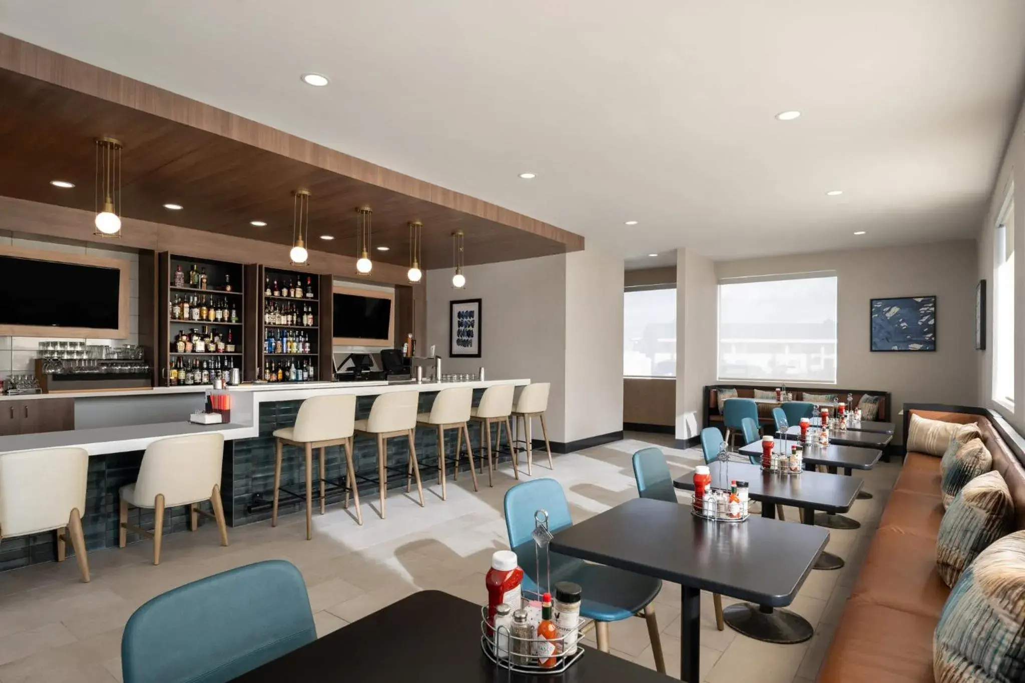 Restaurant/places to eat in Clarion Inn Ontario Restaurant/places to eat in Clarion Inn Ontario