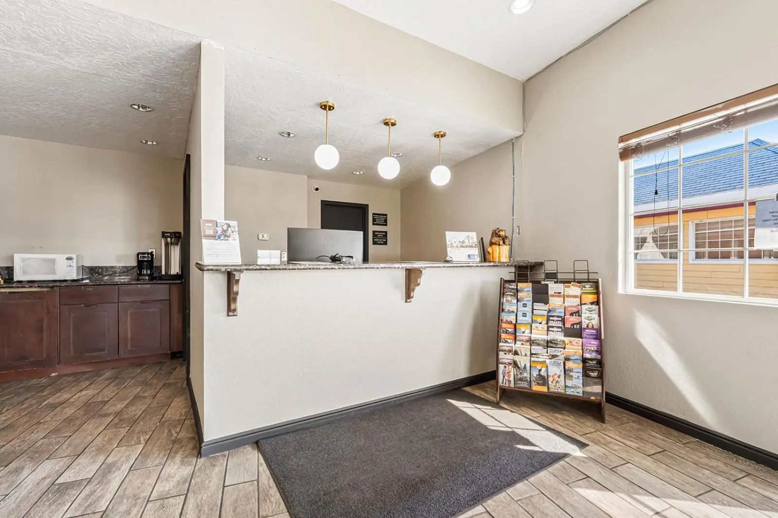 Lobby or reception in Super 8 by Wyndham Ontario