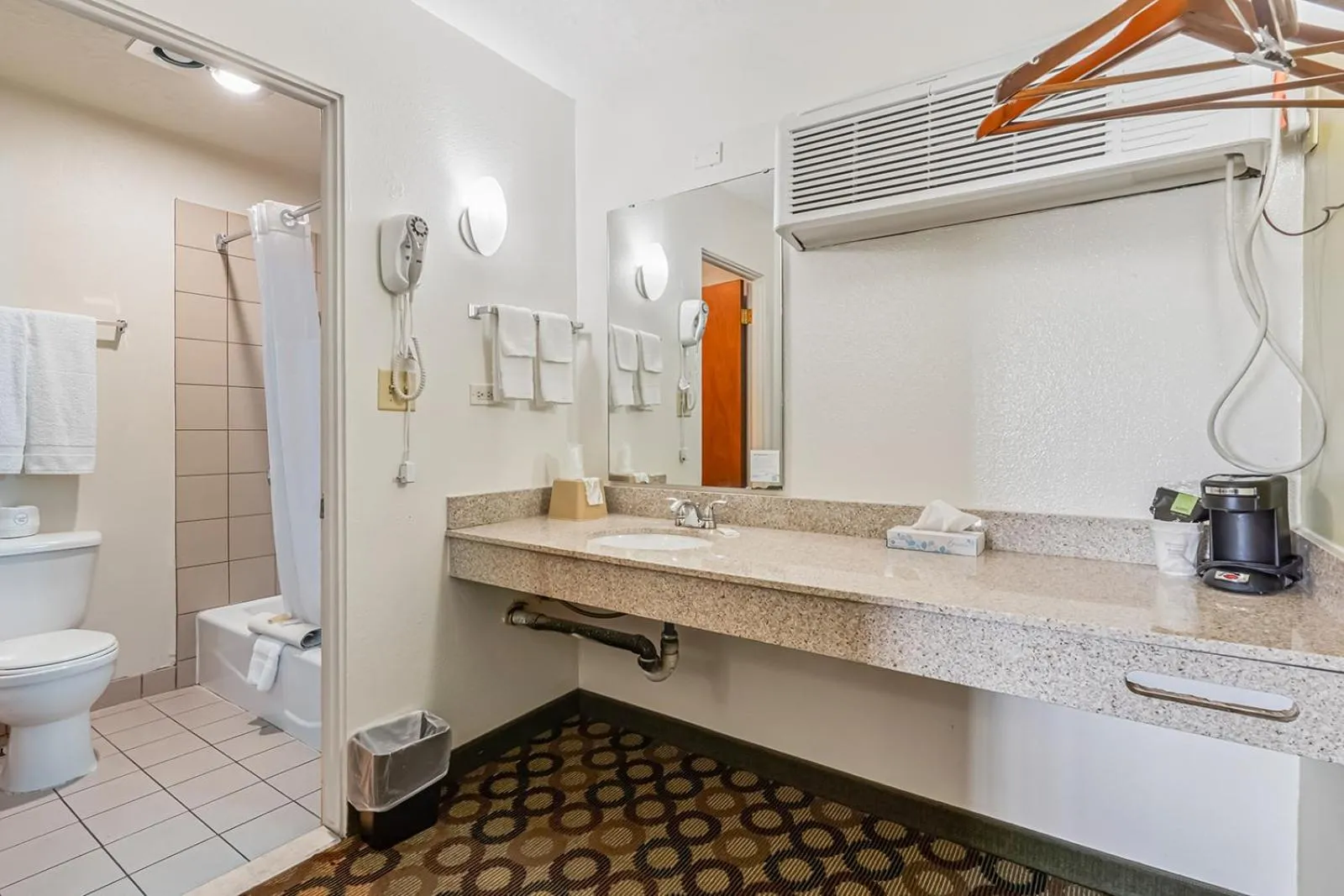 Bathroom in Super 8 by Wyndham Ontario