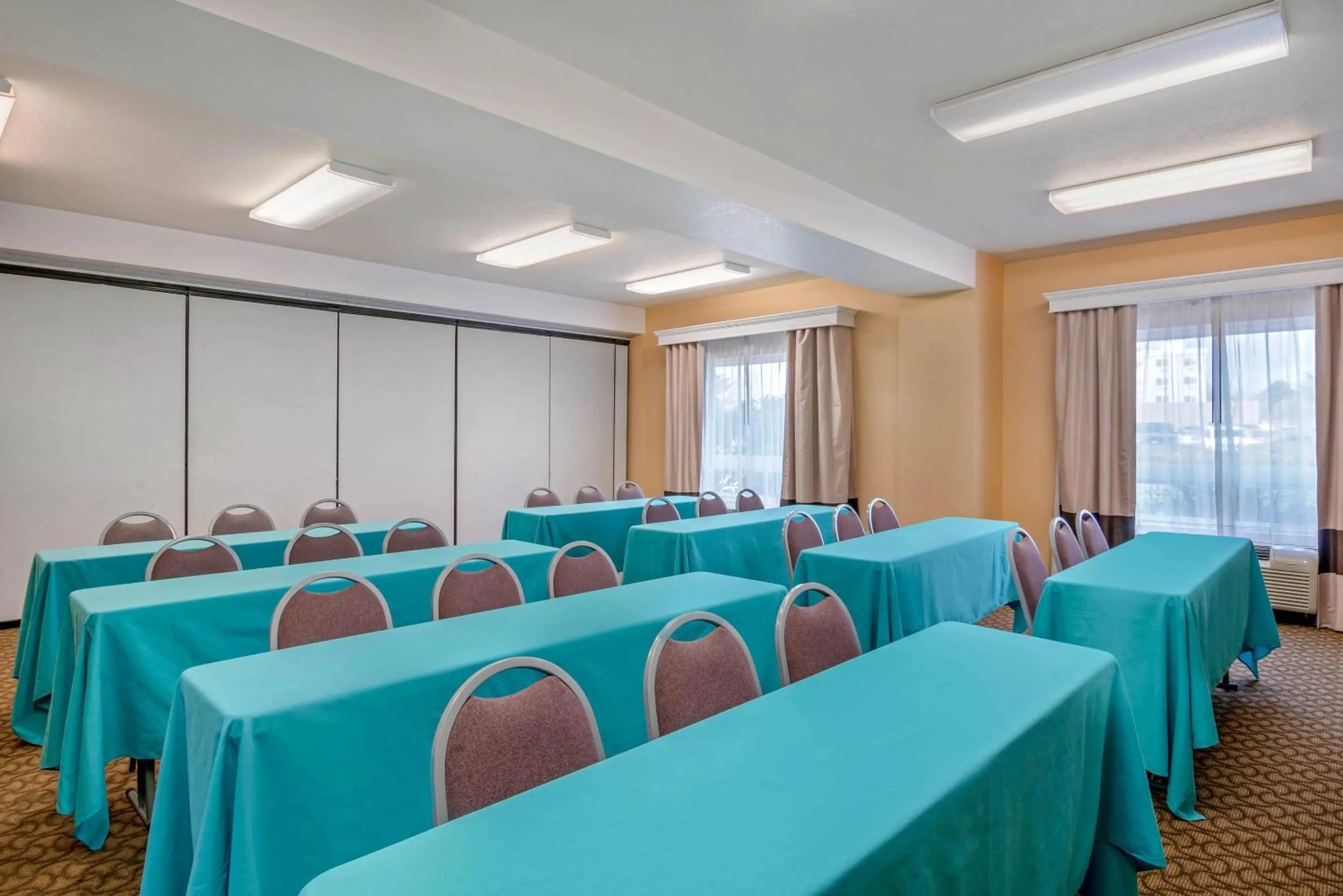Meeting/conference room in Comfort Inn & Suites Salem Northeast