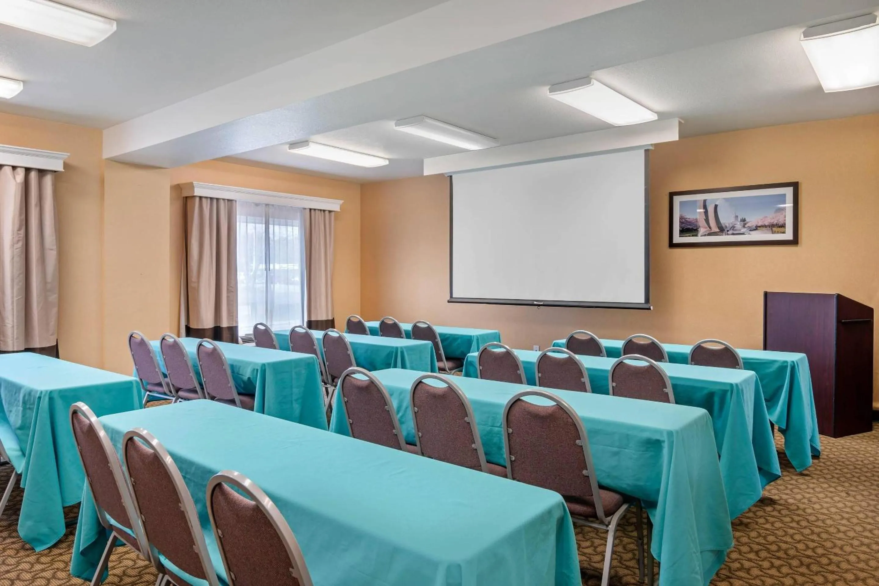 Meeting/conference room in Comfort Inn & Suites Salem Northeast