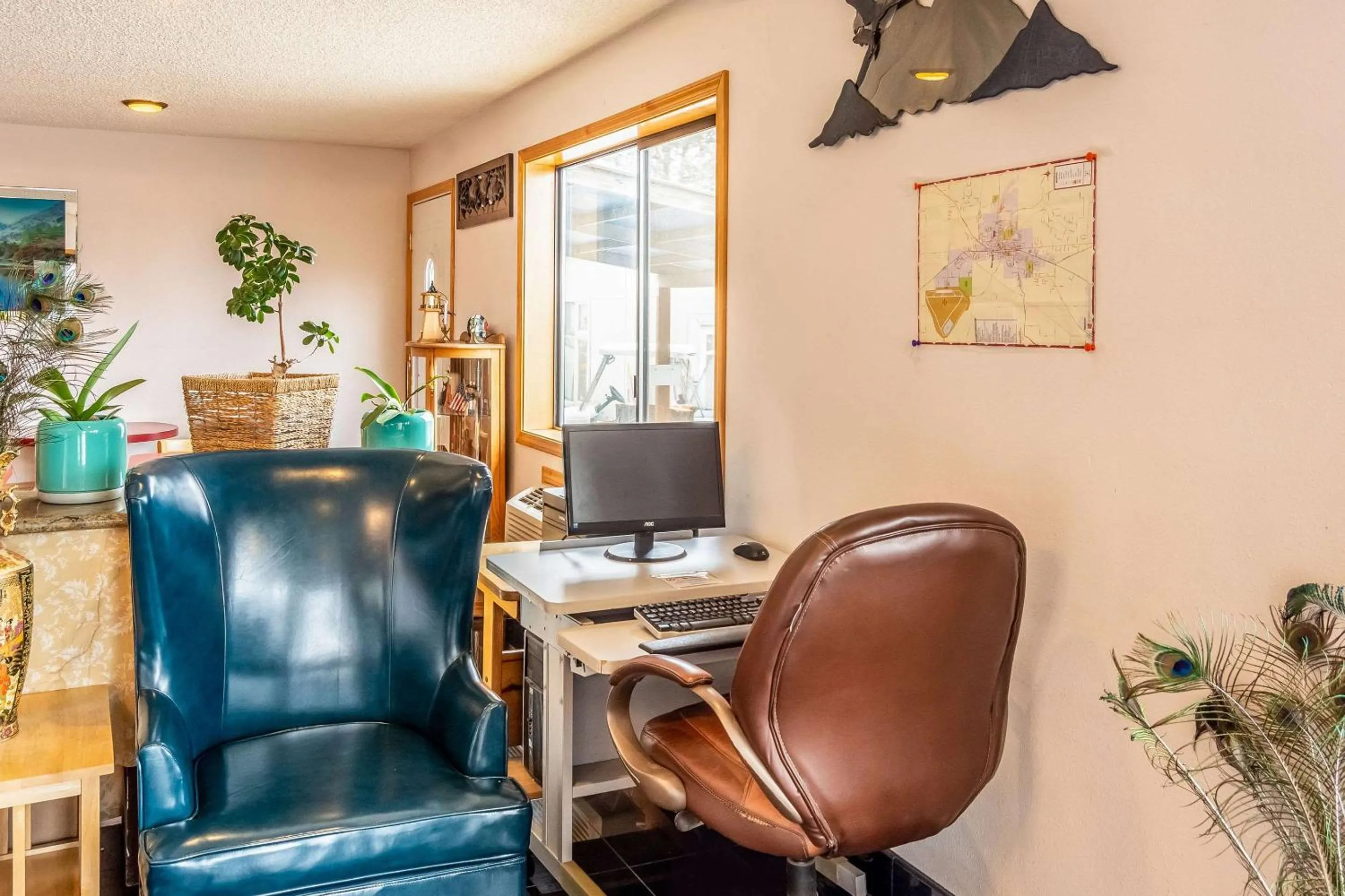 Business facilities in Econo Lodge Inn & Suites Madras