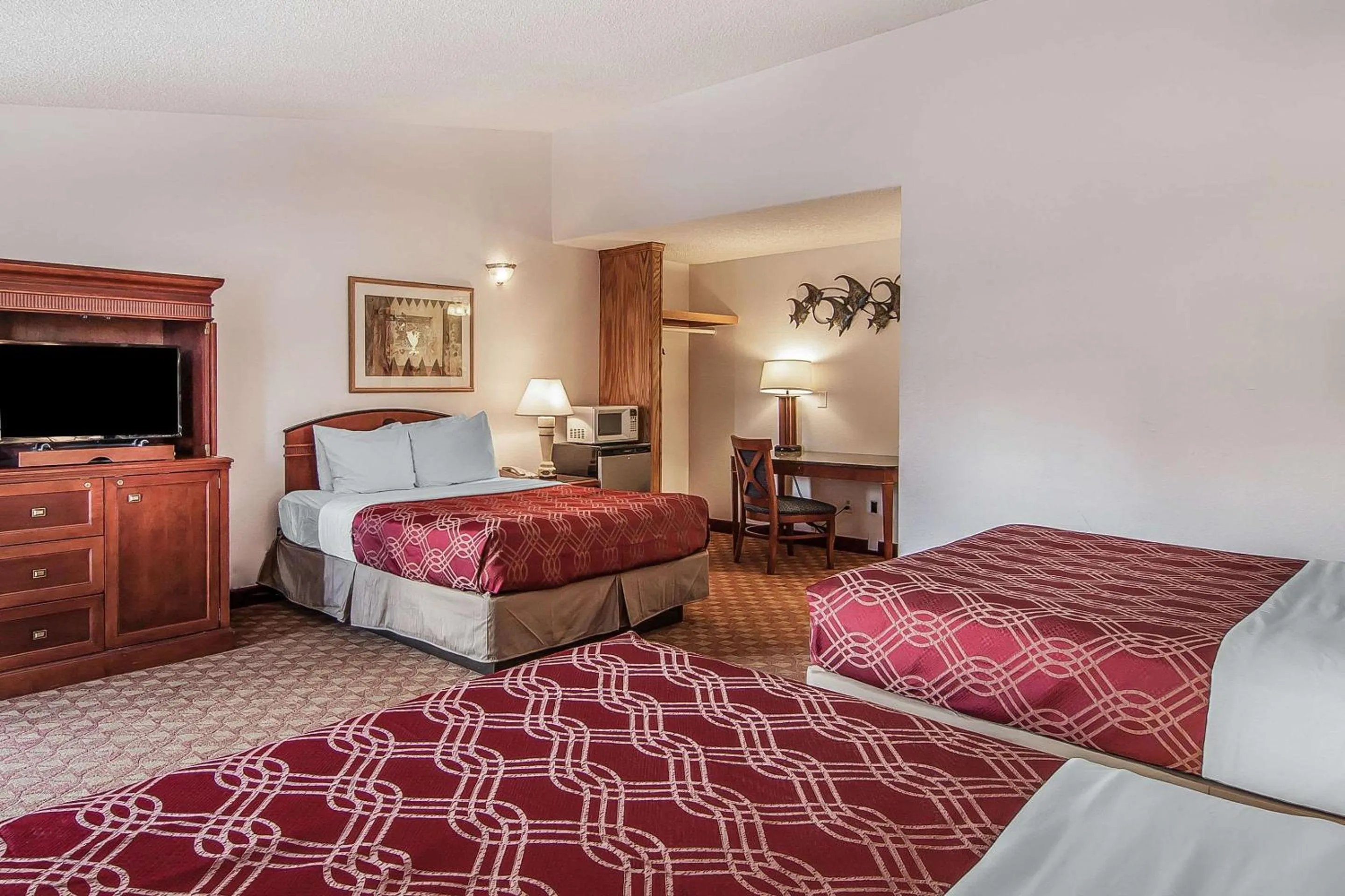 Bedroom, Bed in Econo Lodge Inn & Suites Madras