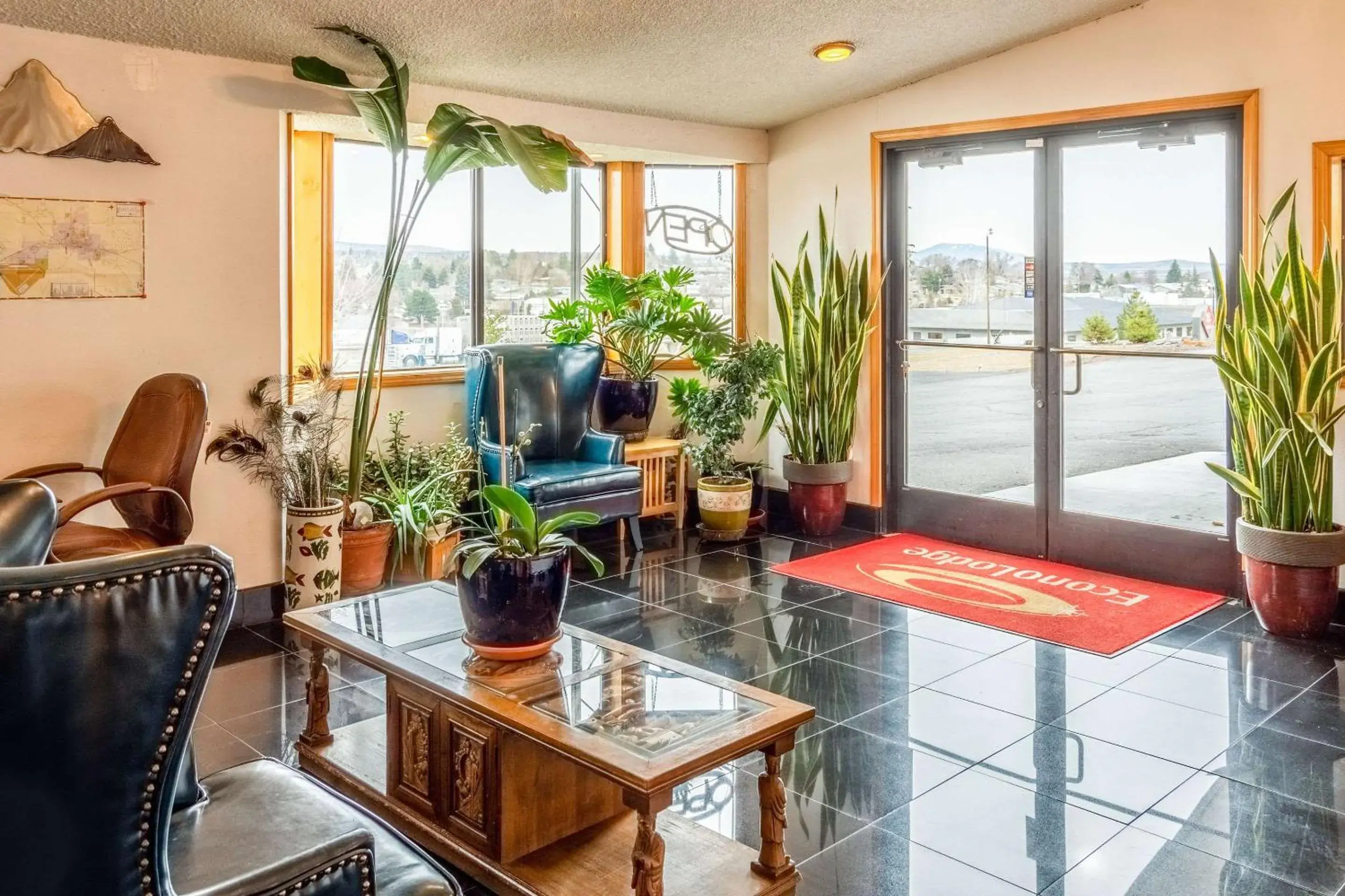 Lobby or reception in Econo Lodge Inn & Suites Madras Lobby or reception in Econo Lodge Inn & Suites Madras