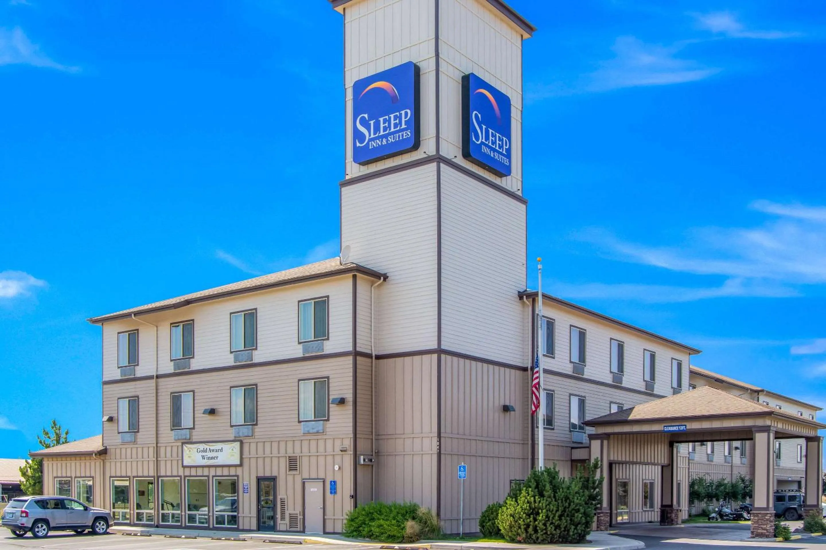 Property building in Sleep Inn & Suites Redmond