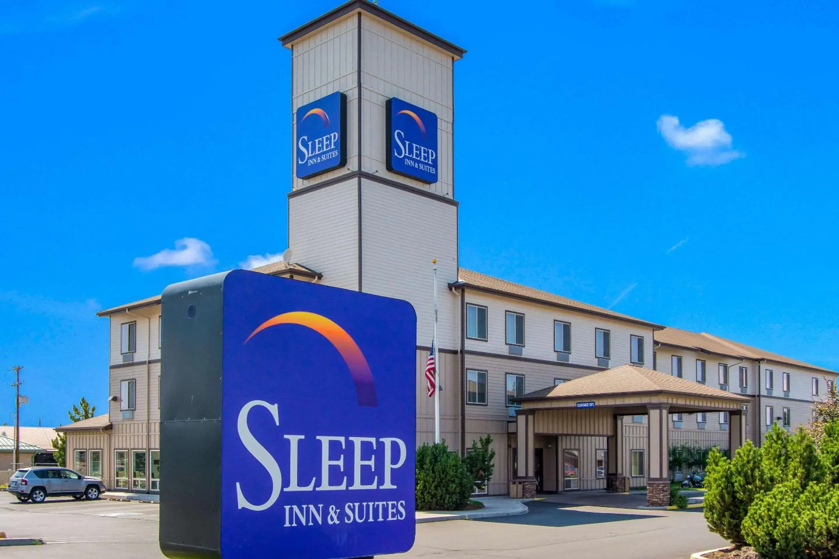 Property building in Sleep Inn & Suites Redmond Property building in Sleep Inn & Suites Redmond