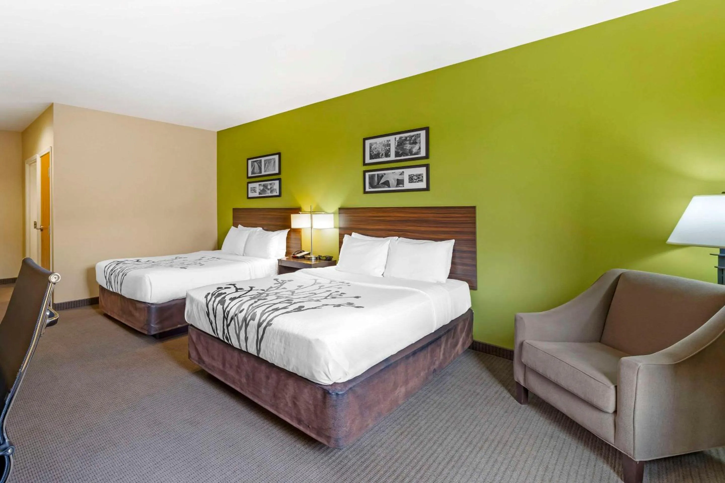 Bedroom, Bed in Sleep Inn & Suites Redmond