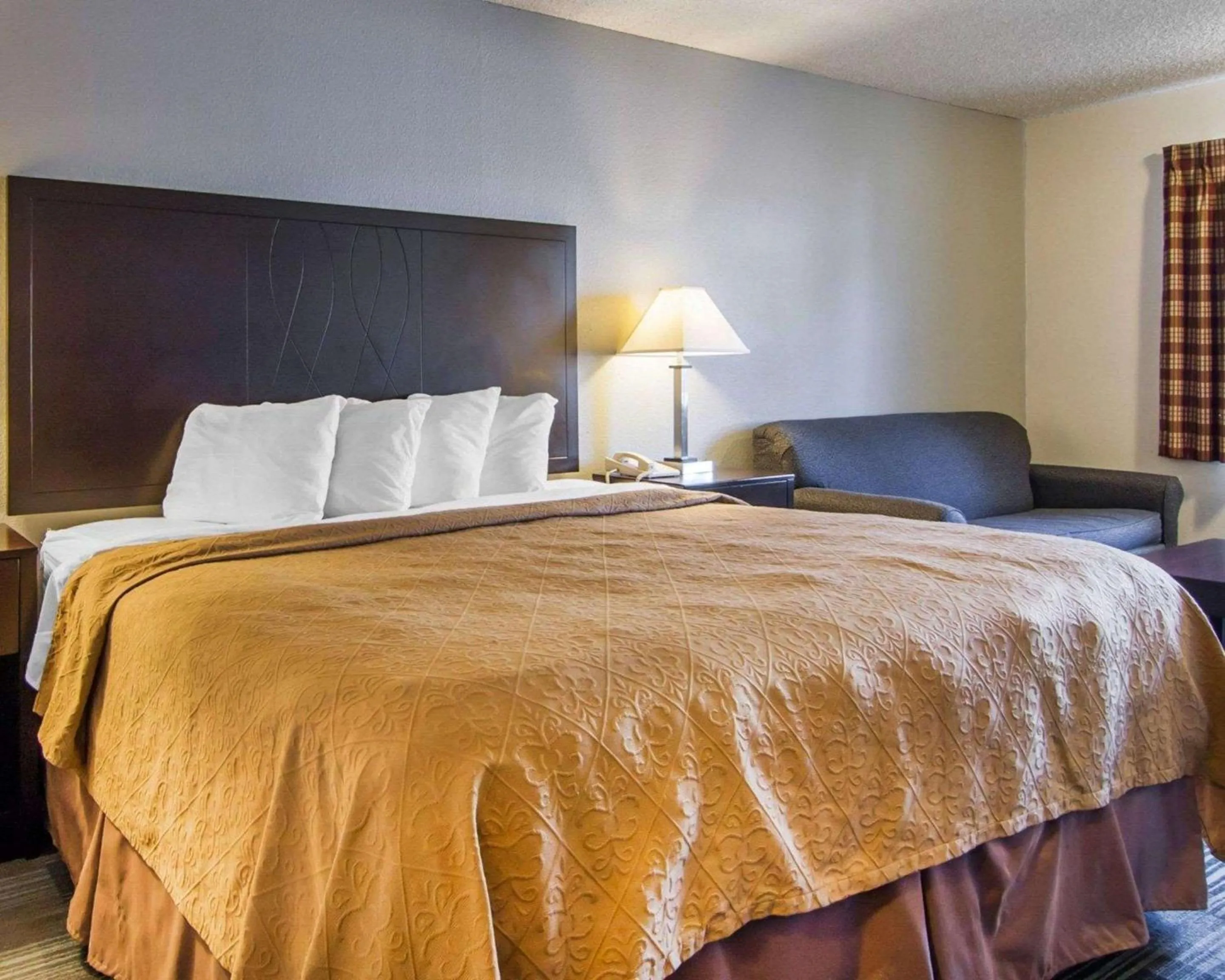 Photo of the whole room in Quality Inn Tigard Portland Southwest