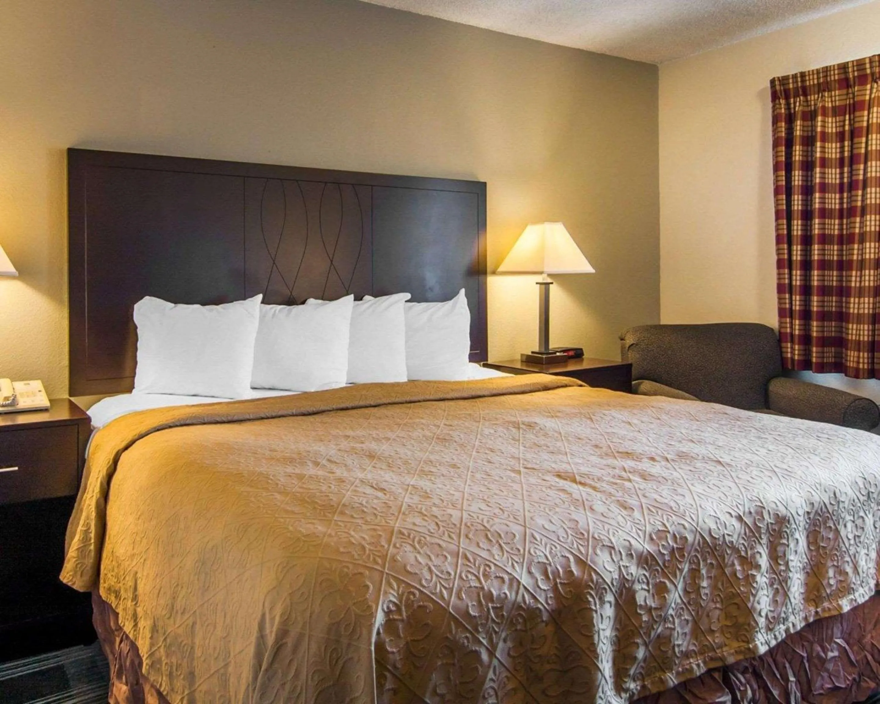 Photo of the whole room in Quality Inn Tigard Portland Southwest