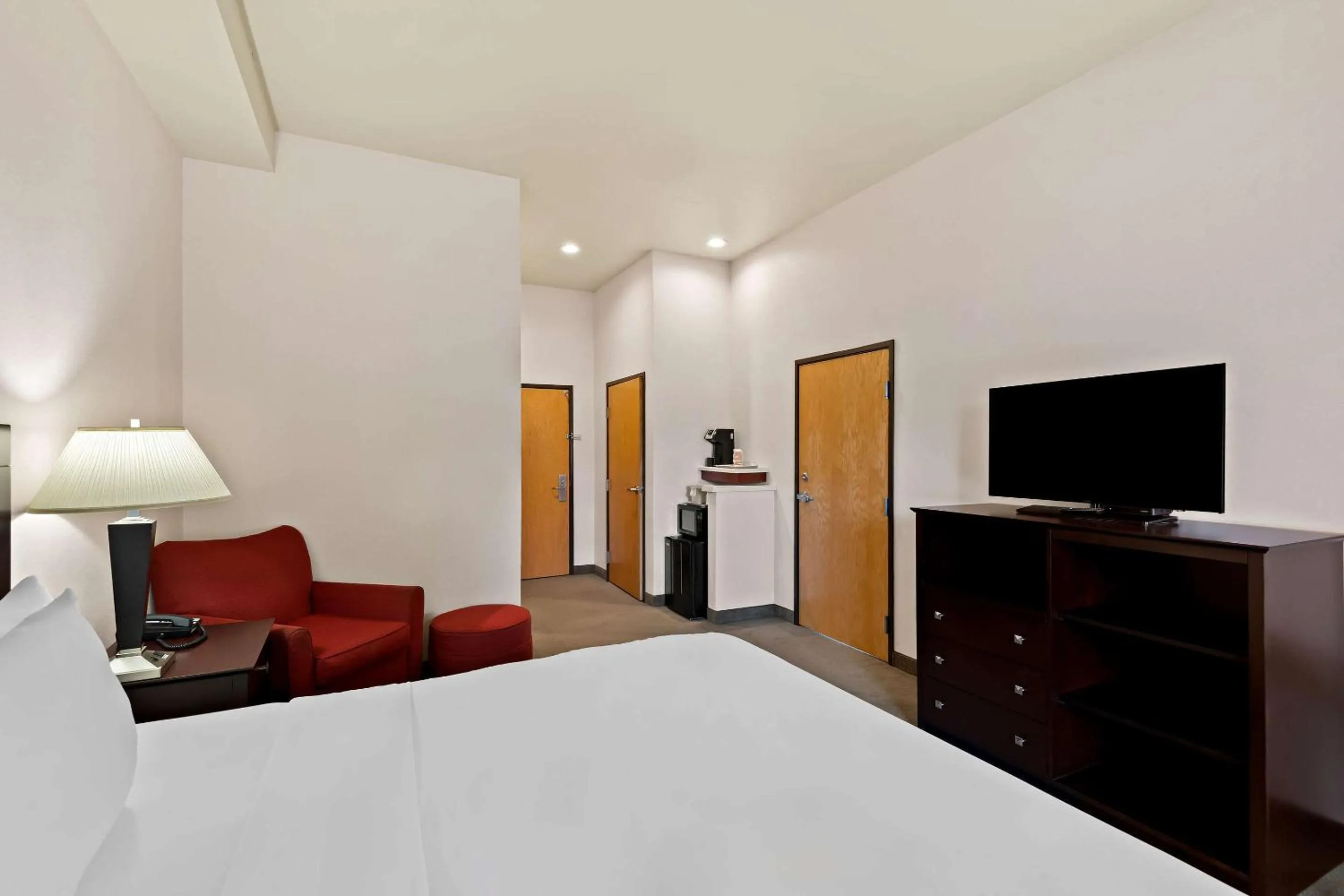 Bedroom, Bed in Comfort Inn & Suites Creswell