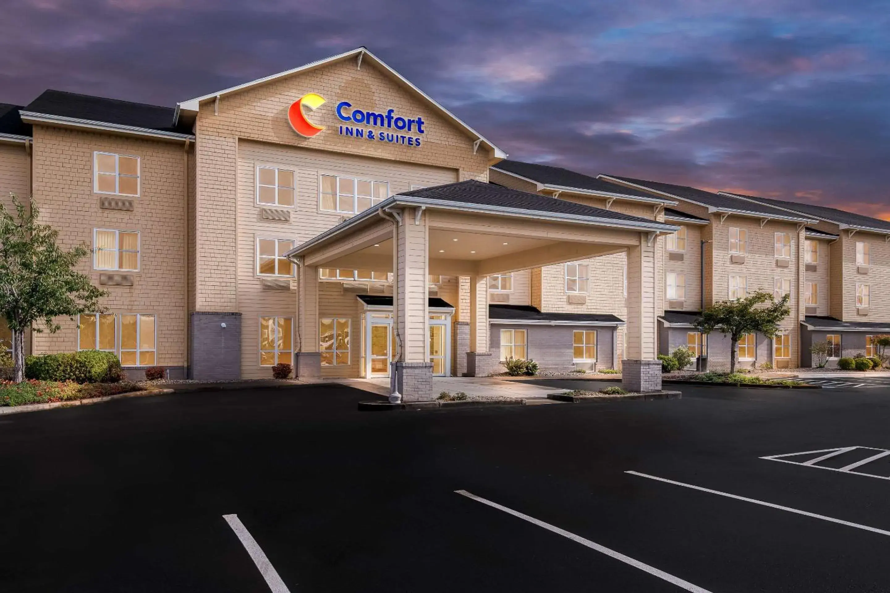 Property building in Comfort Inn & Suites Creswell Property building in Comfort Inn & Suites Creswell