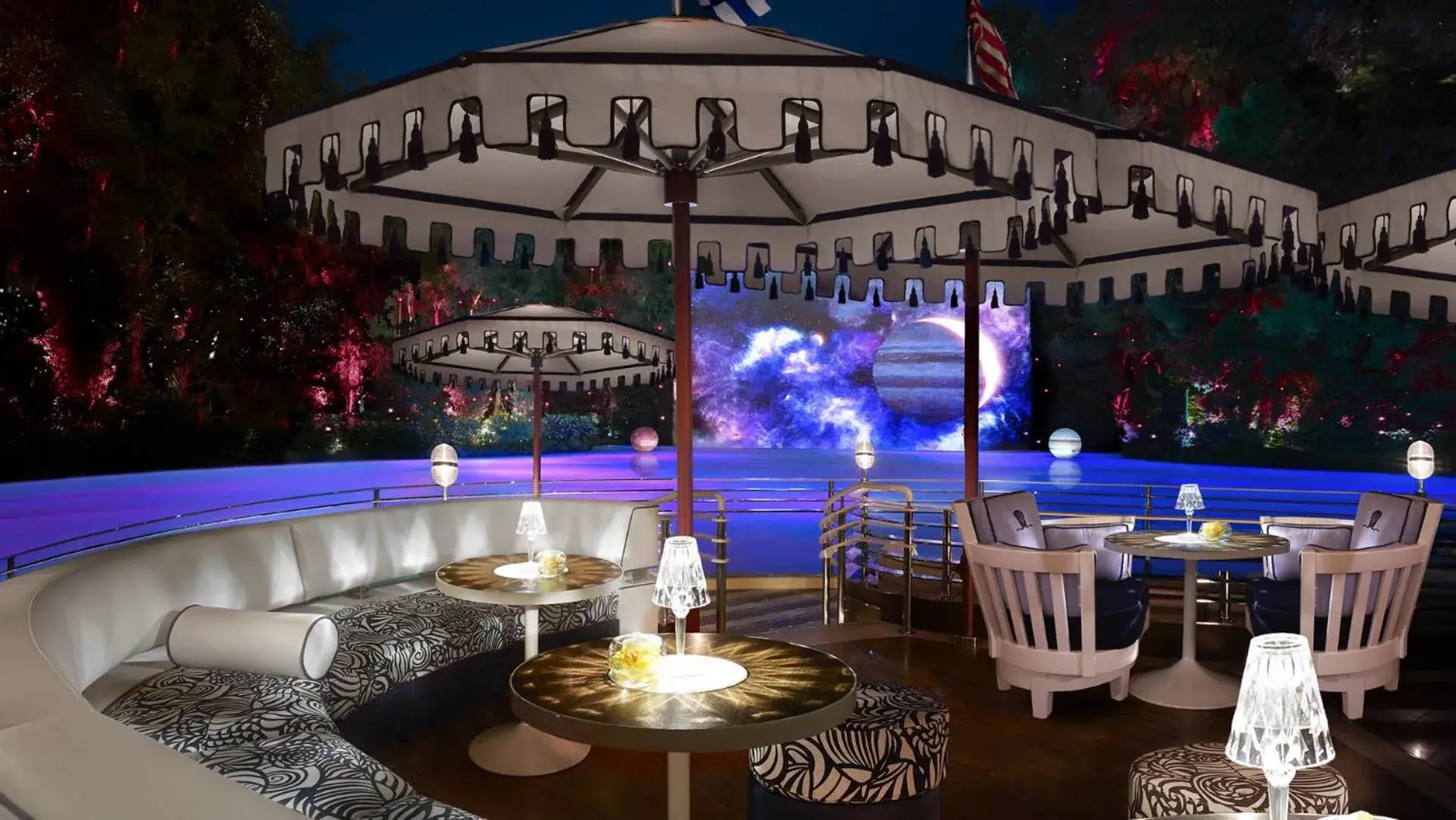 Lounge or bar in Wynn Las Vegas Lounge or bar in Wynn Las Vegas