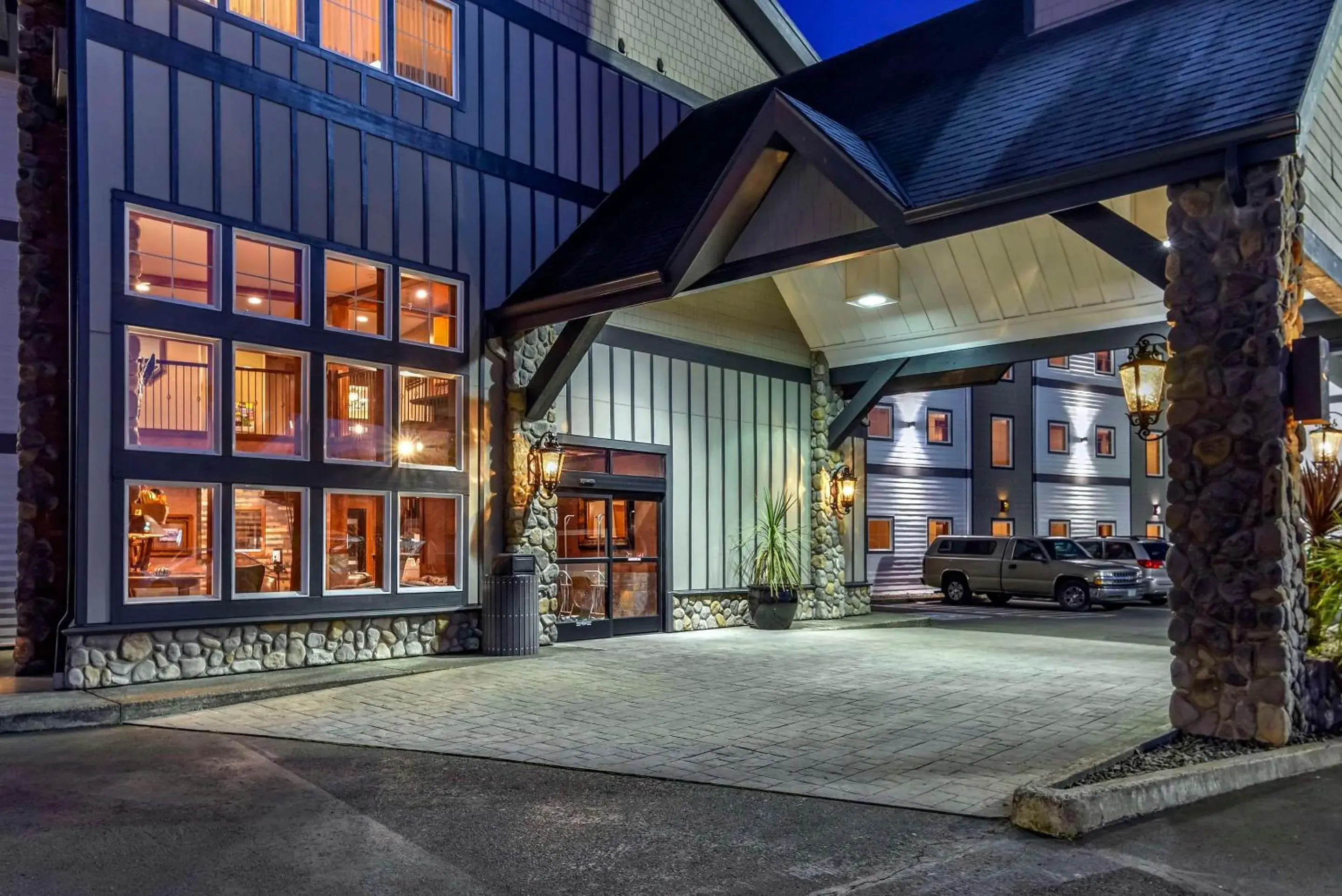 Property building in Kathryn Riverfront Inn, an Ascend Collection Hotel Property building in Kathryn Riverfront Inn, an Ascend Collection Hotel