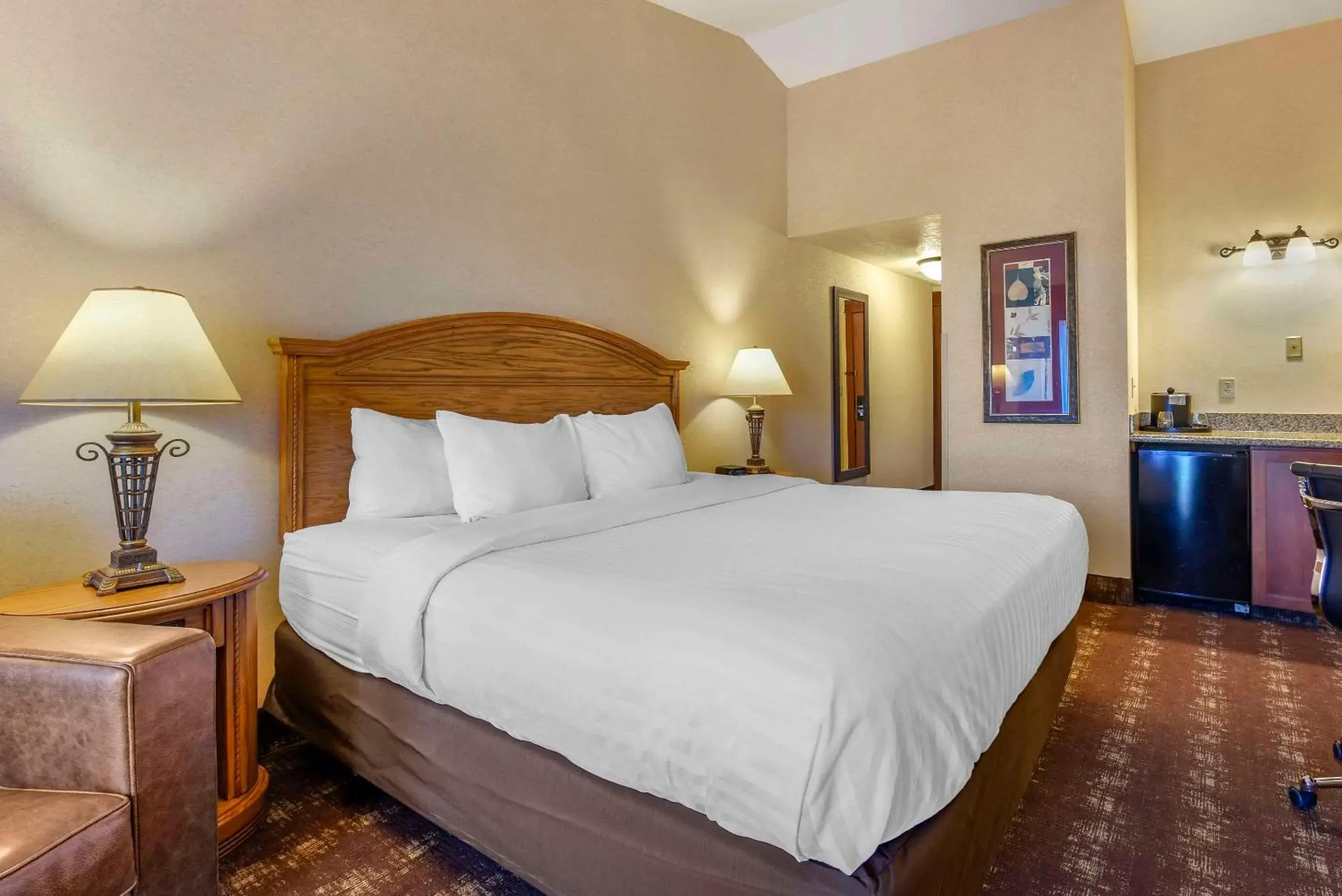 Bedroom, Bed in Kathryn Riverfront Inn, an Ascend Collection Hotel Bedroom, Bed in Kathryn Riverfront Inn, an Ascend Collection Hotel