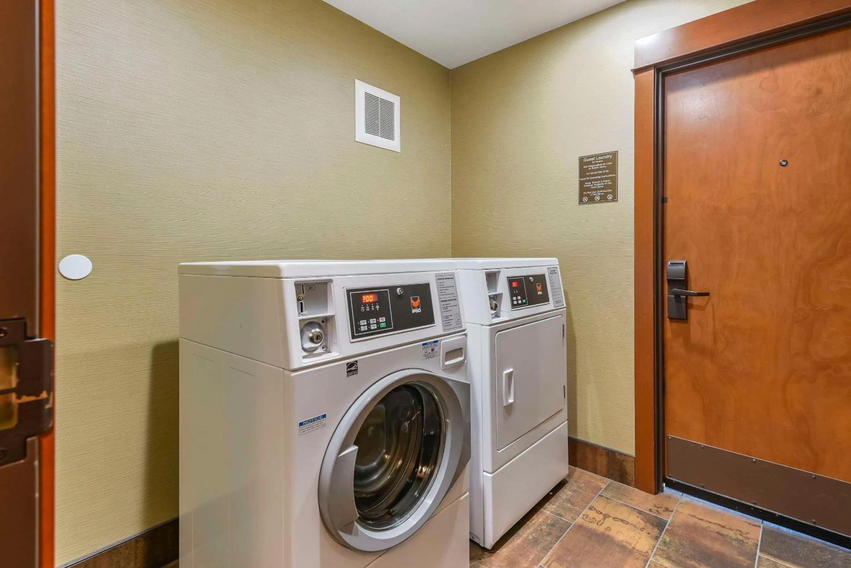 Other in Kathryn Riverfront Inn, an Ascend Collection Hotel