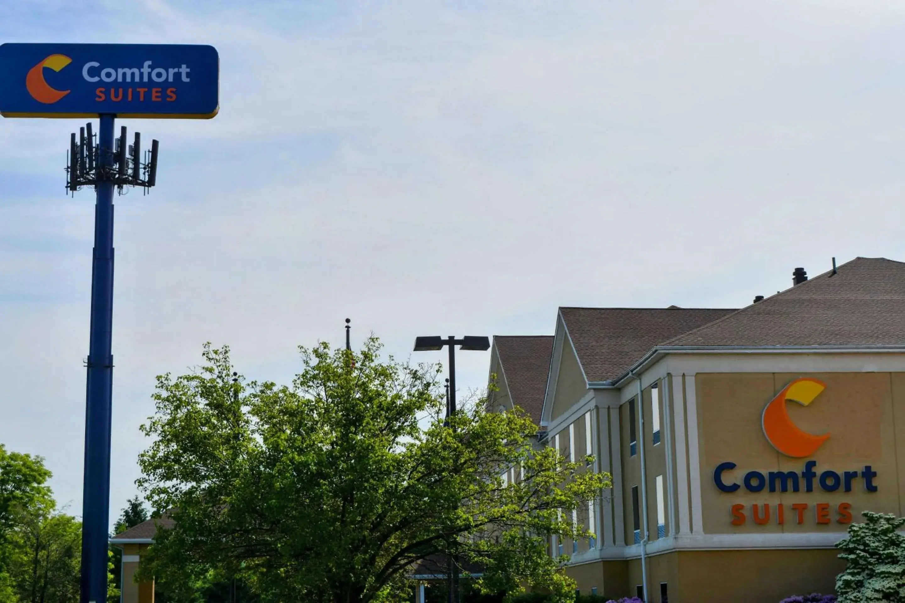 Property building in Comfort Suites Scranton near Montage Mountain Property building in Comfort Suites Scranton near Montage Mountain