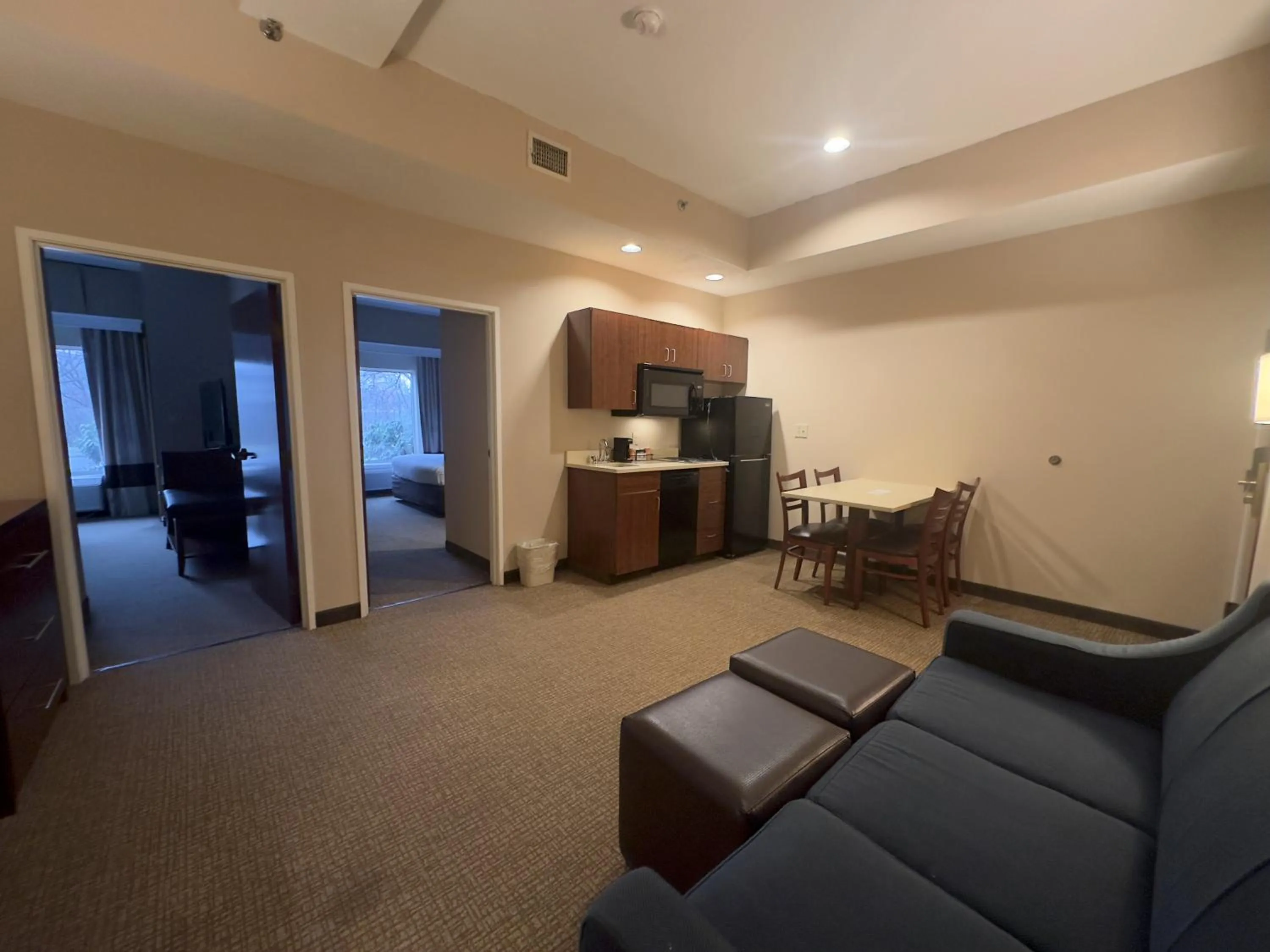 Kitchen or kitchenette in Comfort Suites Scranton near Montage Mountain