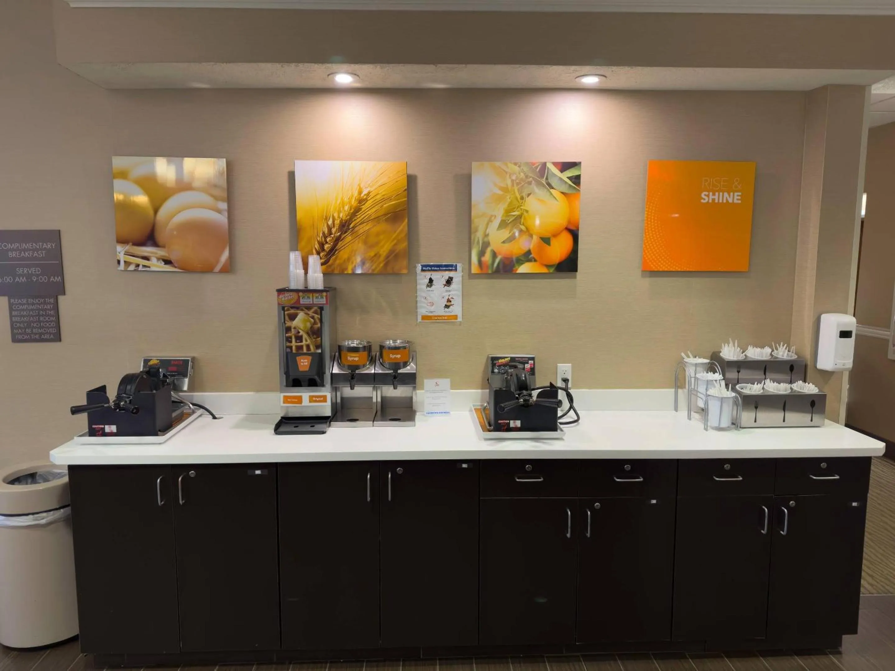 Breakfast in Comfort Suites Scranton near Montage Mountain